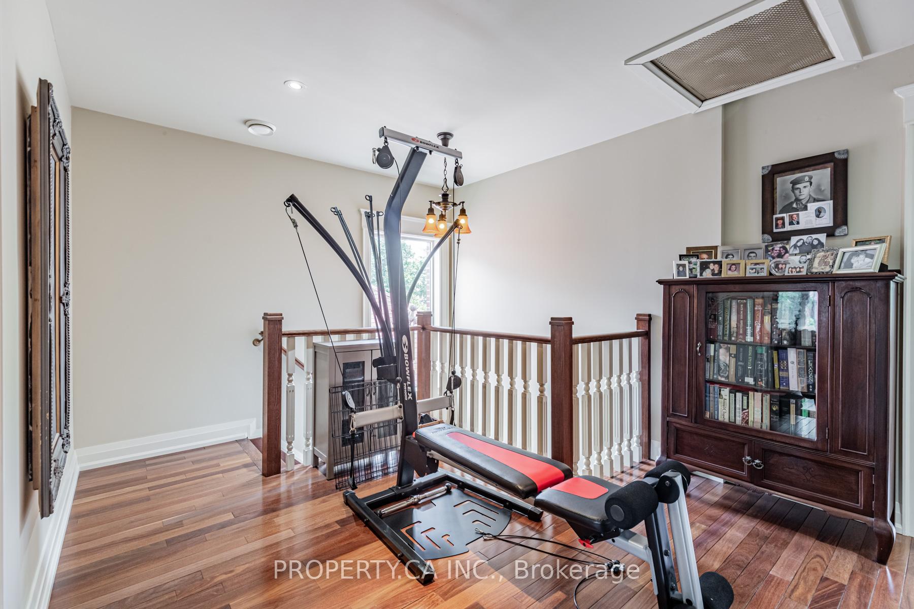 Photo 11 of Unit Upper, 131 Gillard Avenue, Toronto, Greenwood-Coxwell — HOMEH