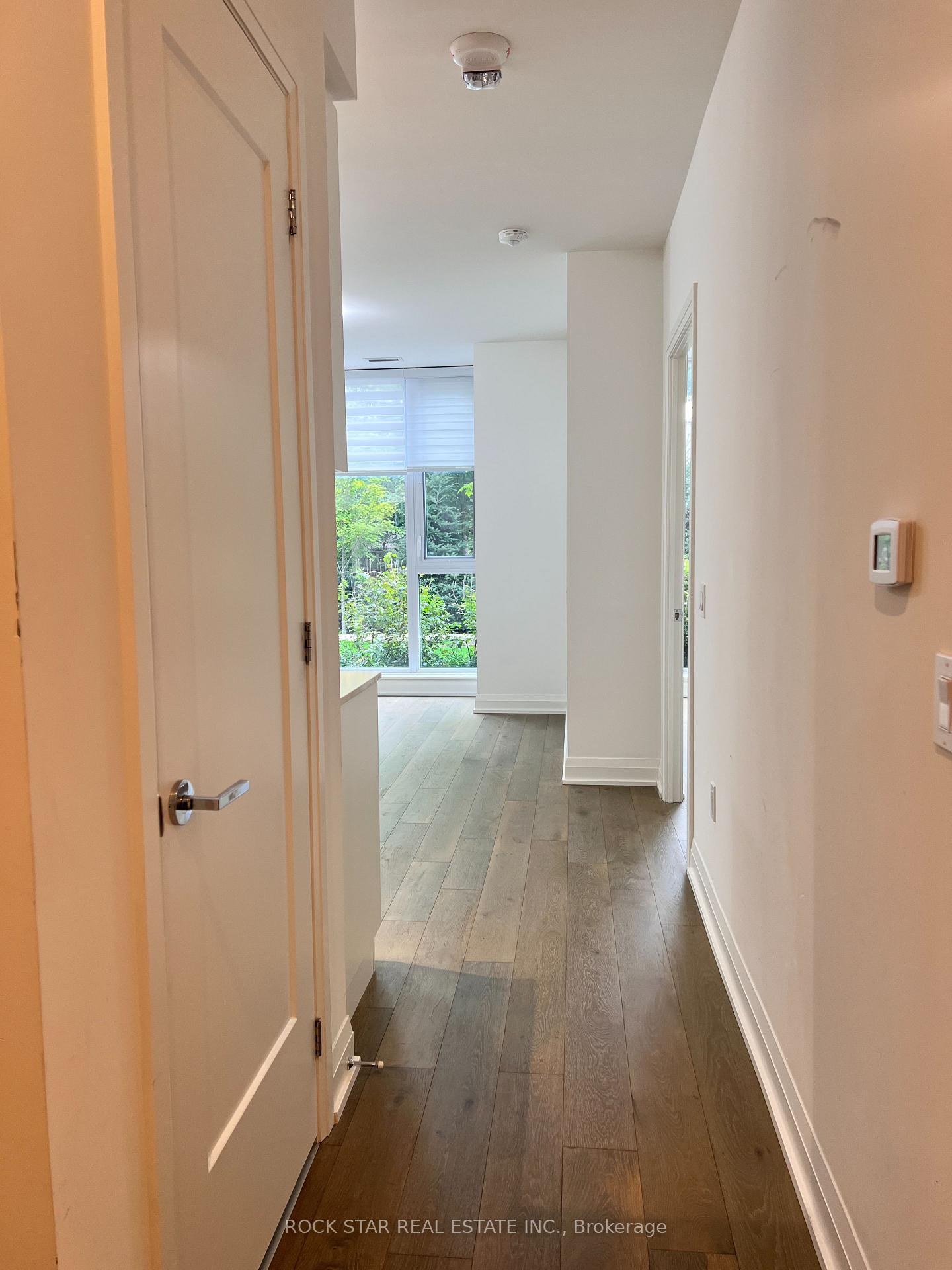 Photo 7 of 293 The Kingsway, Etobicoke, Edenbridge-Humber Valley — HOMEH