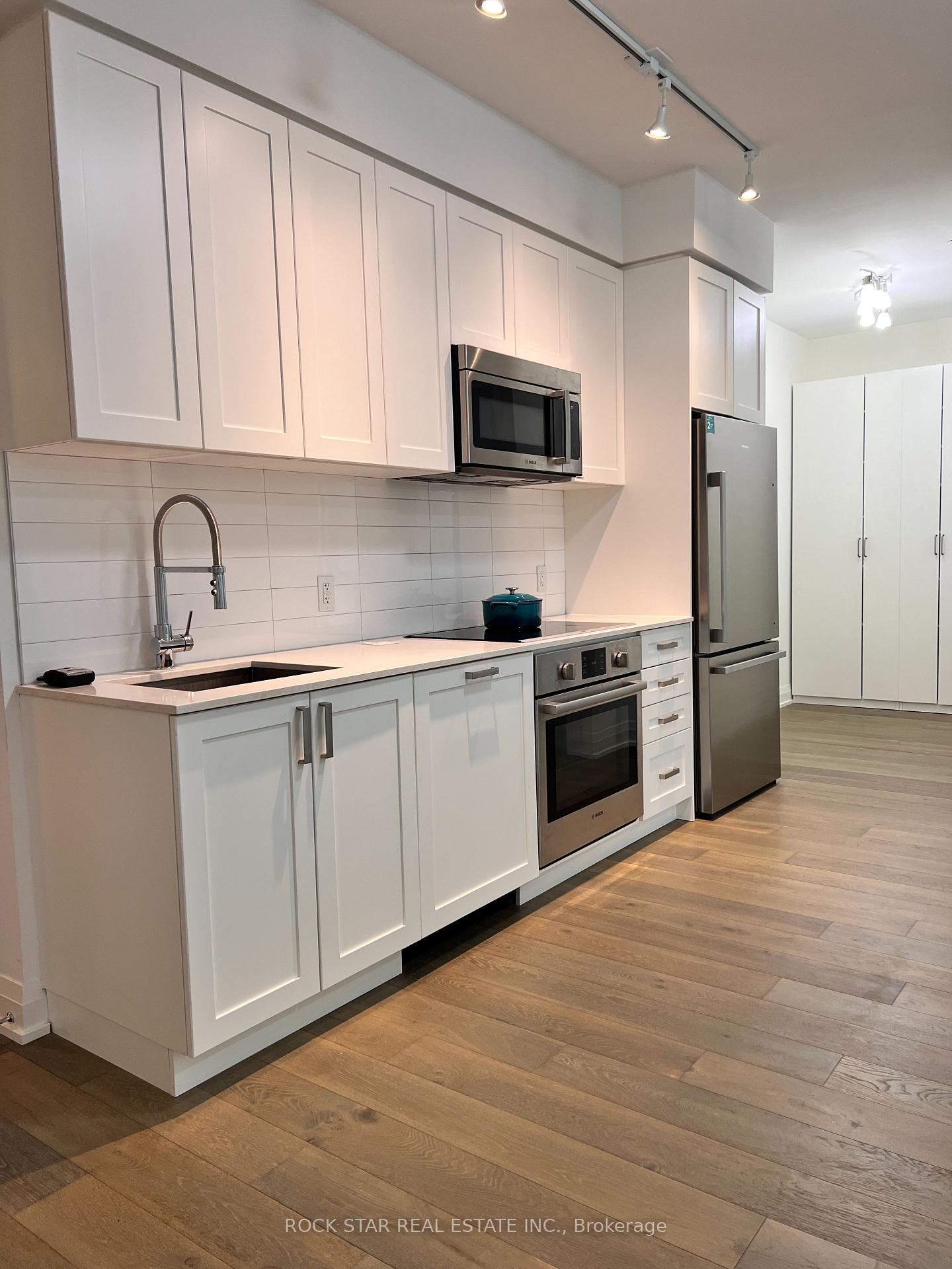 Photo 8 of 293 The Kingsway, Etobicoke, Edenbridge-Humber Valley — HOMEH