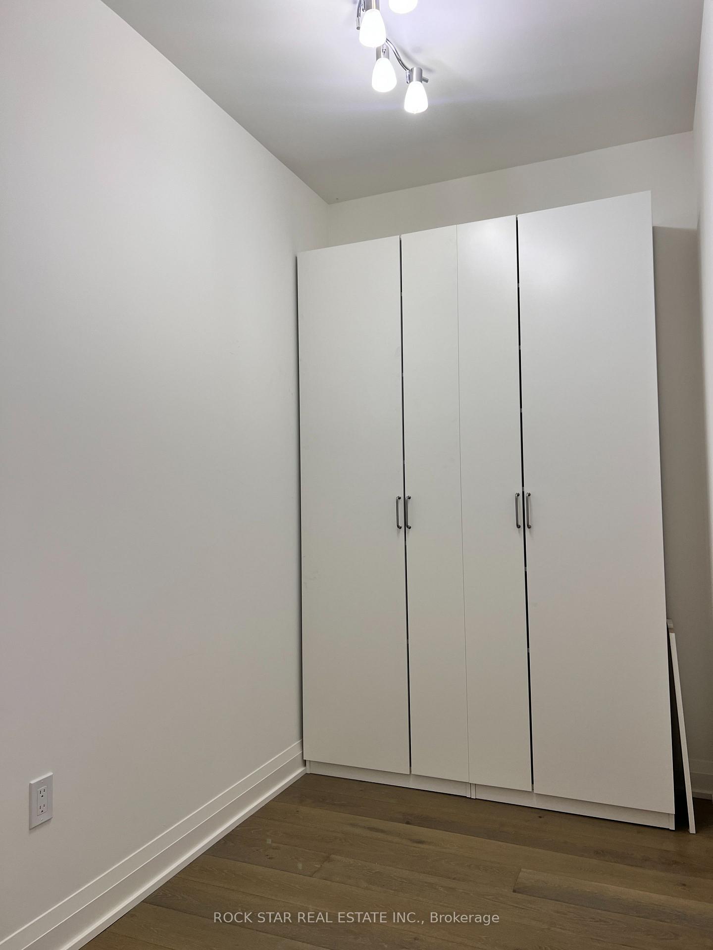 Photo 10 of 293 The Kingsway, Etobicoke, Edenbridge-Humber Valley — HOMEH