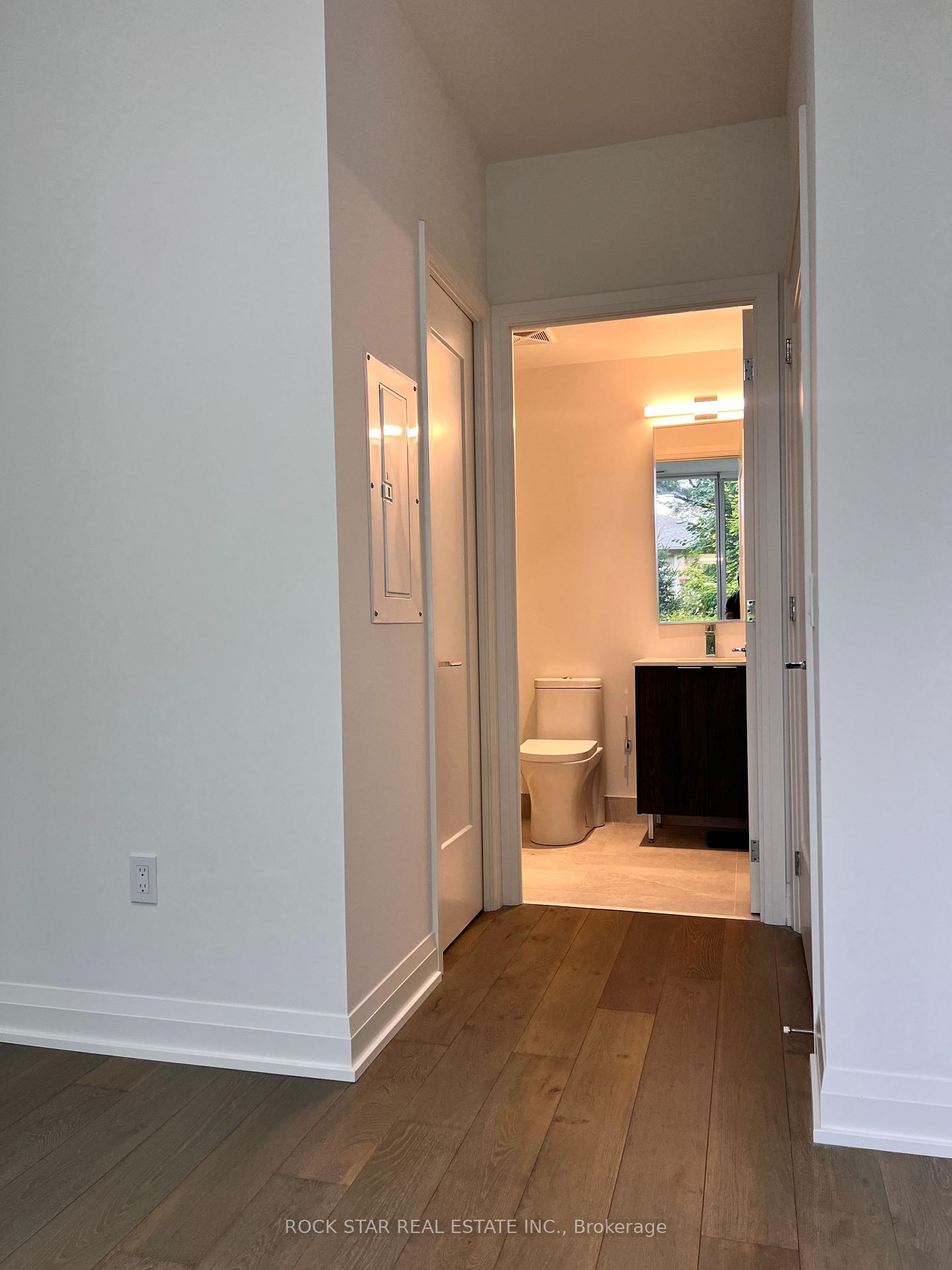 Photo 12 of 293 The Kingsway, Etobicoke, Edenbridge-Humber Valley — HOMEH