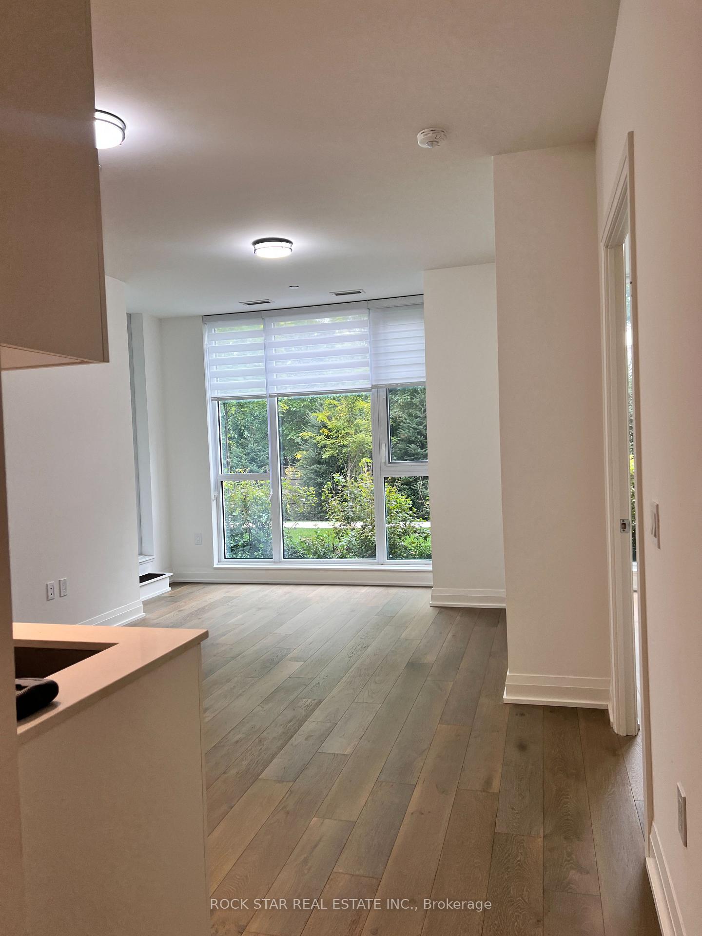 Photo 13 of 293 The Kingsway, Etobicoke, Edenbridge-Humber Valley — HOMEH