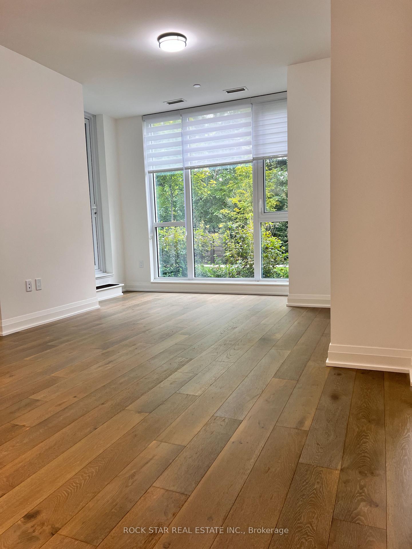 Photo 14 of 293 The Kingsway, Etobicoke, Edenbridge-Humber Valley — HOMEH