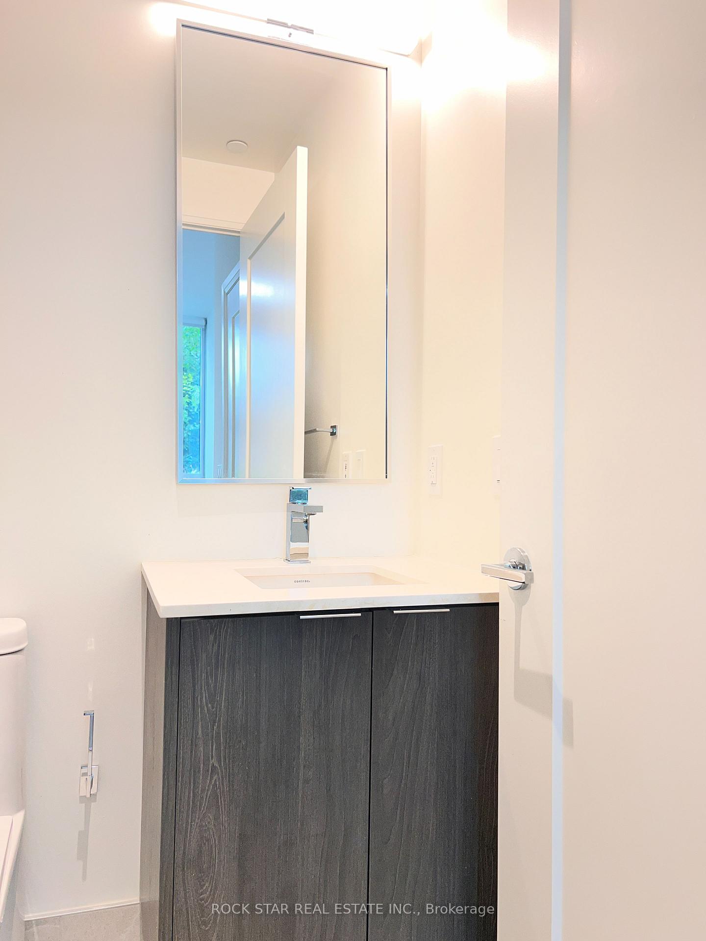 Photo 18 of 293 The Kingsway, Etobicoke, Edenbridge-Humber Valley — HOMEH