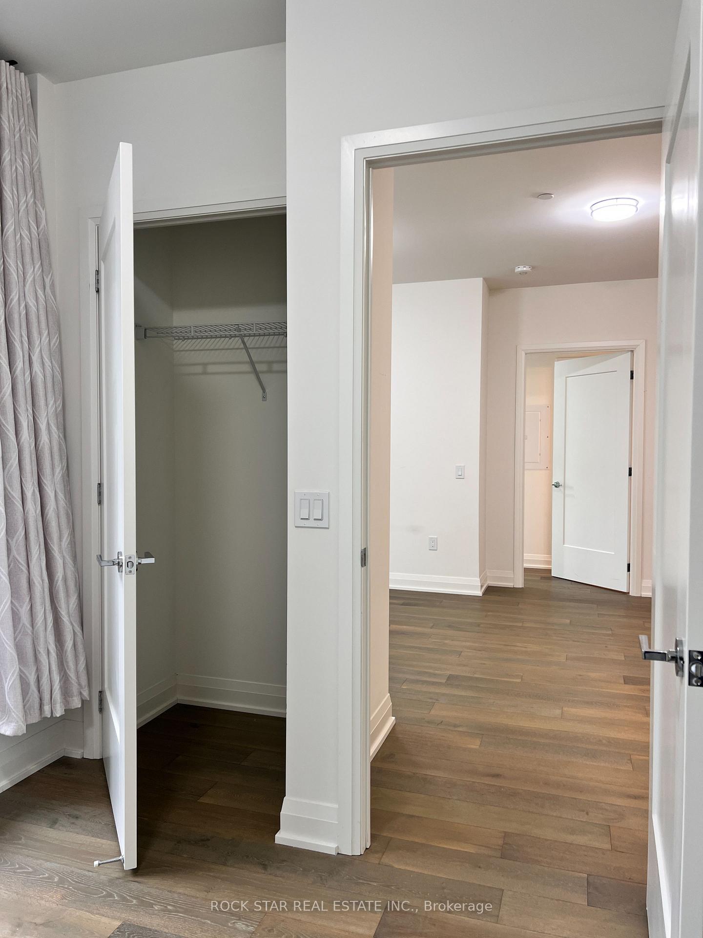 Photo 19 of 293 The Kingsway, Etobicoke, Edenbridge-Humber Valley — HOMEH