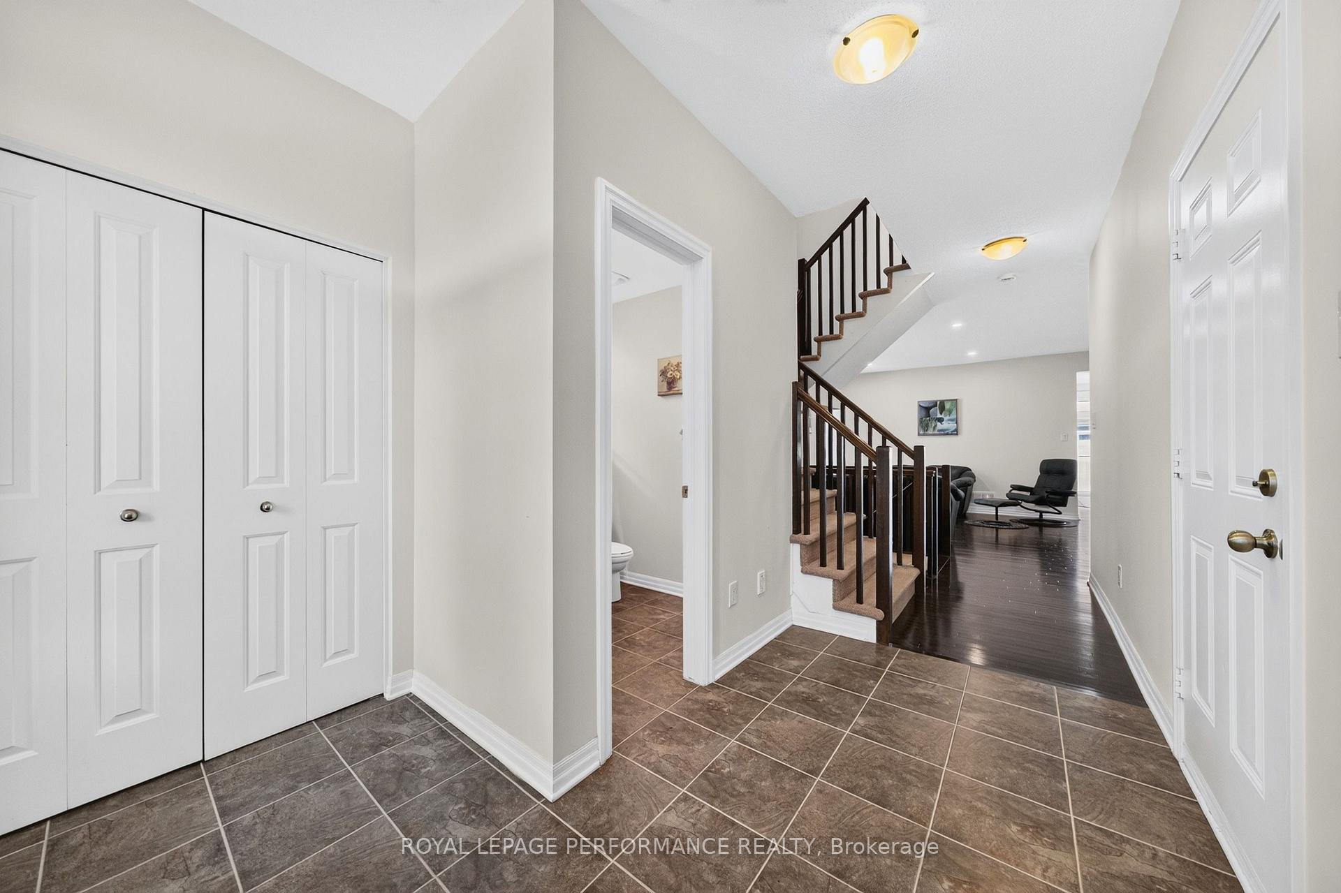 Photo 4 of 207 Dave Smith Crescent, Ottawa, Riverside South/Gloucester Glen — HOMEH