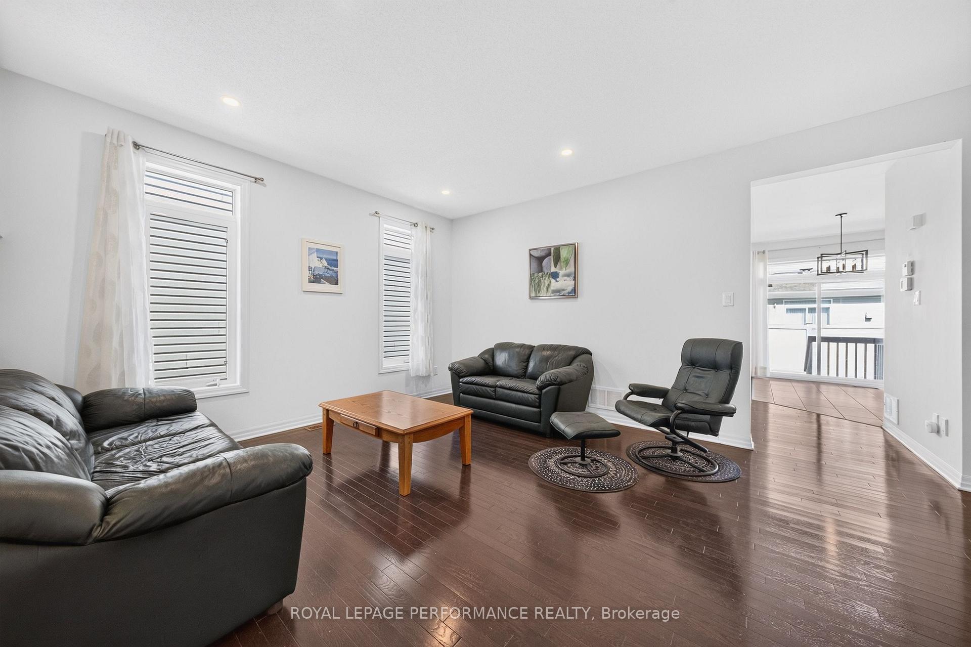 Photo 7 of 207 Dave Smith Crescent, Ottawa, Riverside South/Gloucester Glen — HOMEH