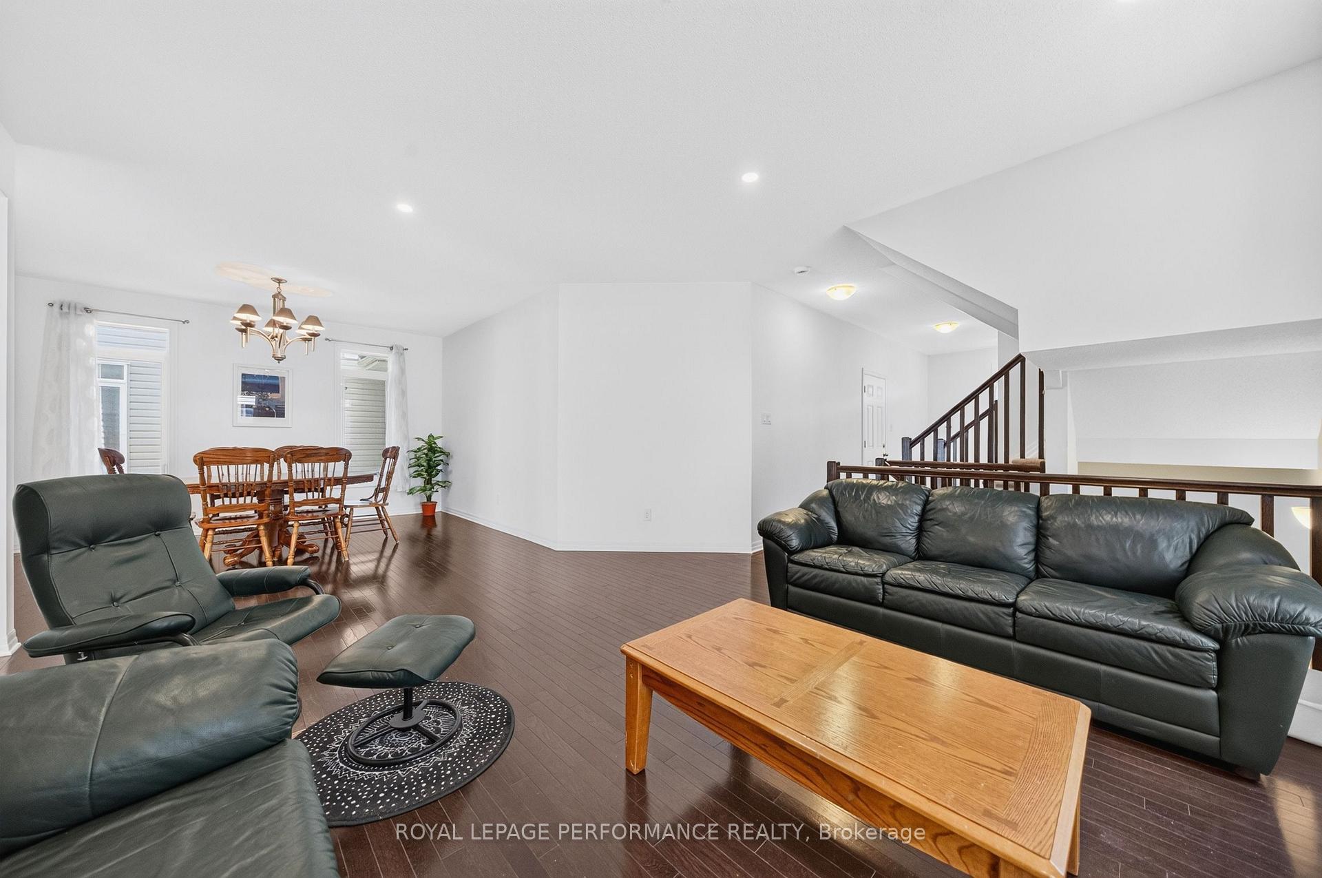 Photo 8 of 207 Dave Smith Crescent, Ottawa, Riverside South/Gloucester Glen — HOMEH