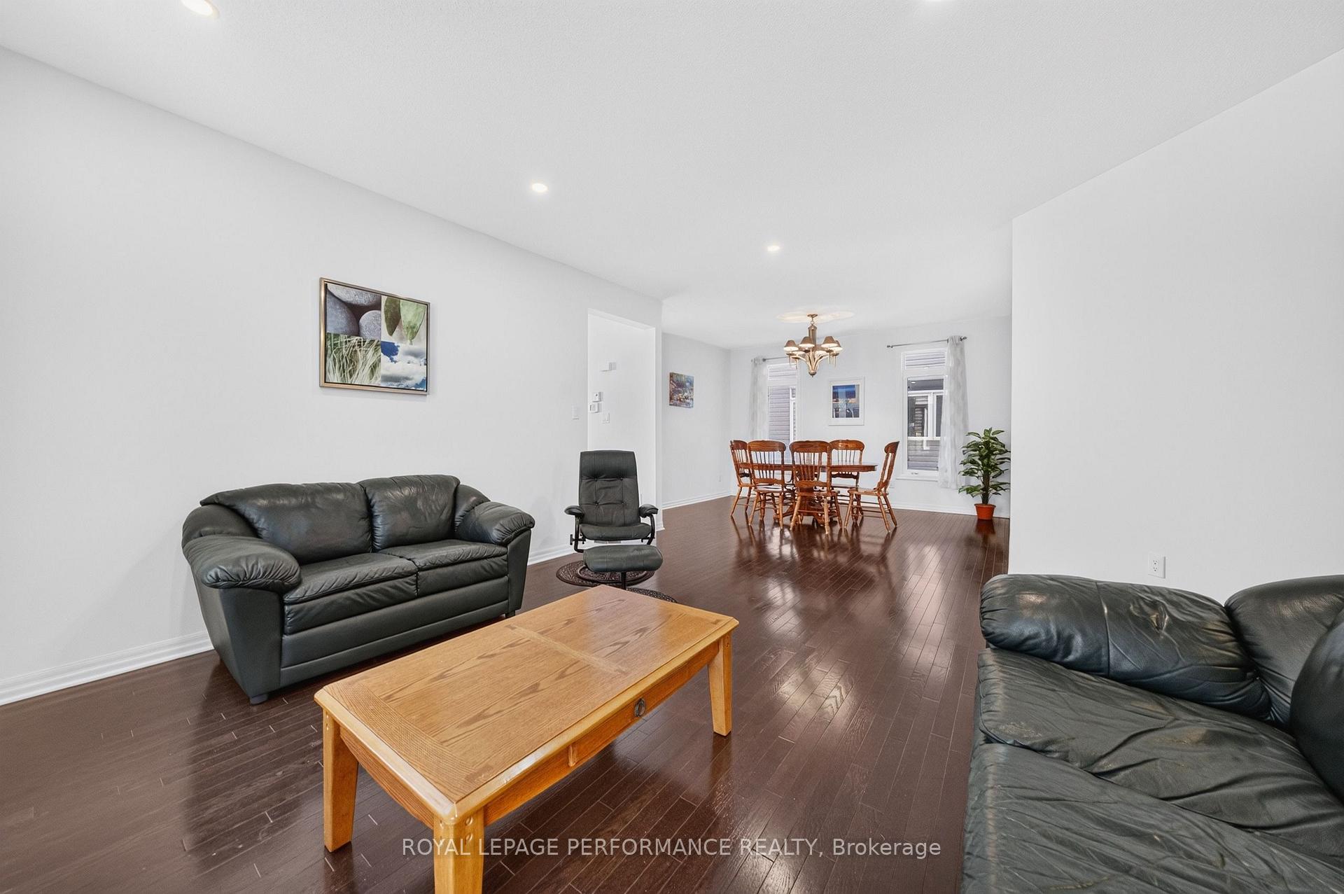 Photo 9 of 207 Dave Smith Crescent, Ottawa, Riverside South/Gloucester Glen — HOMEH