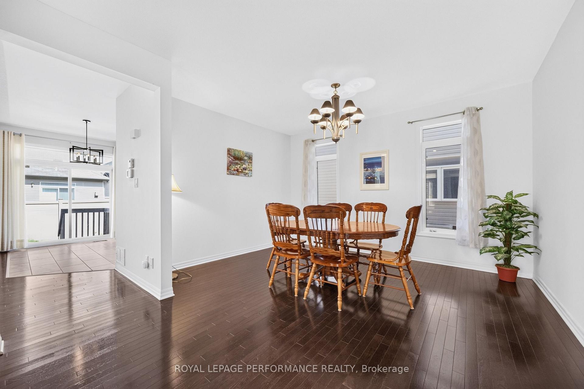 Photo 11 of 207 Dave Smith Crescent, Ottawa, Riverside South/Gloucester Glen — HOMEH