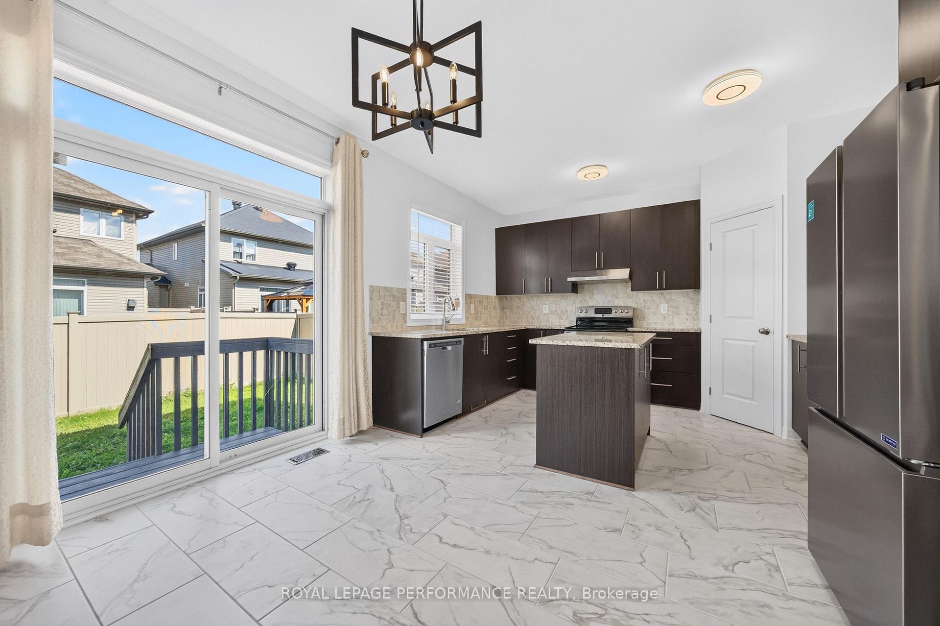 Photo 17 of 207 Dave Smith Crescent, Ottawa, Riverside South/Gloucester Glen — HOMEH