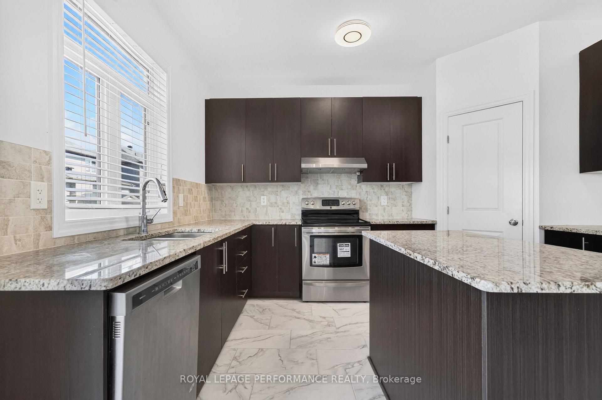 Photo 19 of 207 Dave Smith Crescent, Ottawa, Riverside South/Gloucester Glen — HOMEH