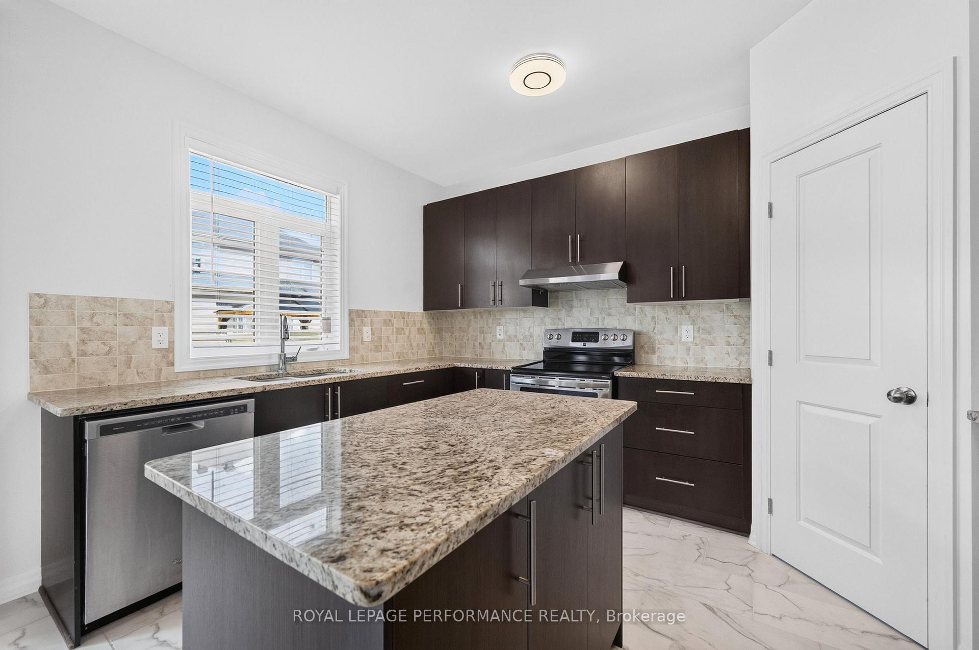 Photo 22 of 207 Dave Smith Crescent, Ottawa, Riverside South/Gloucester Glen — HOMEH