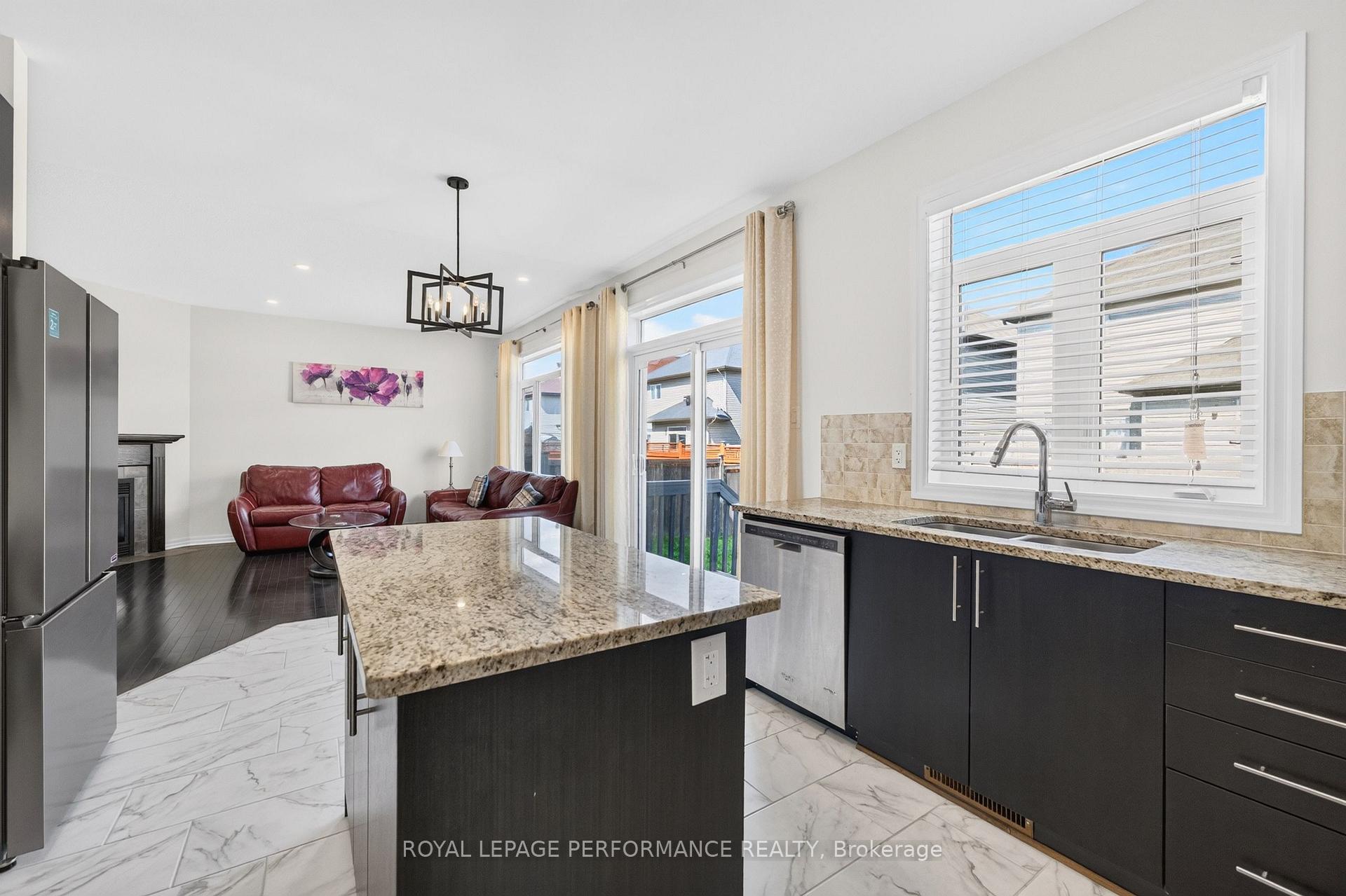 Photo 23 of 207 Dave Smith Crescent, Ottawa, Riverside South/Gloucester Glen — HOMEH