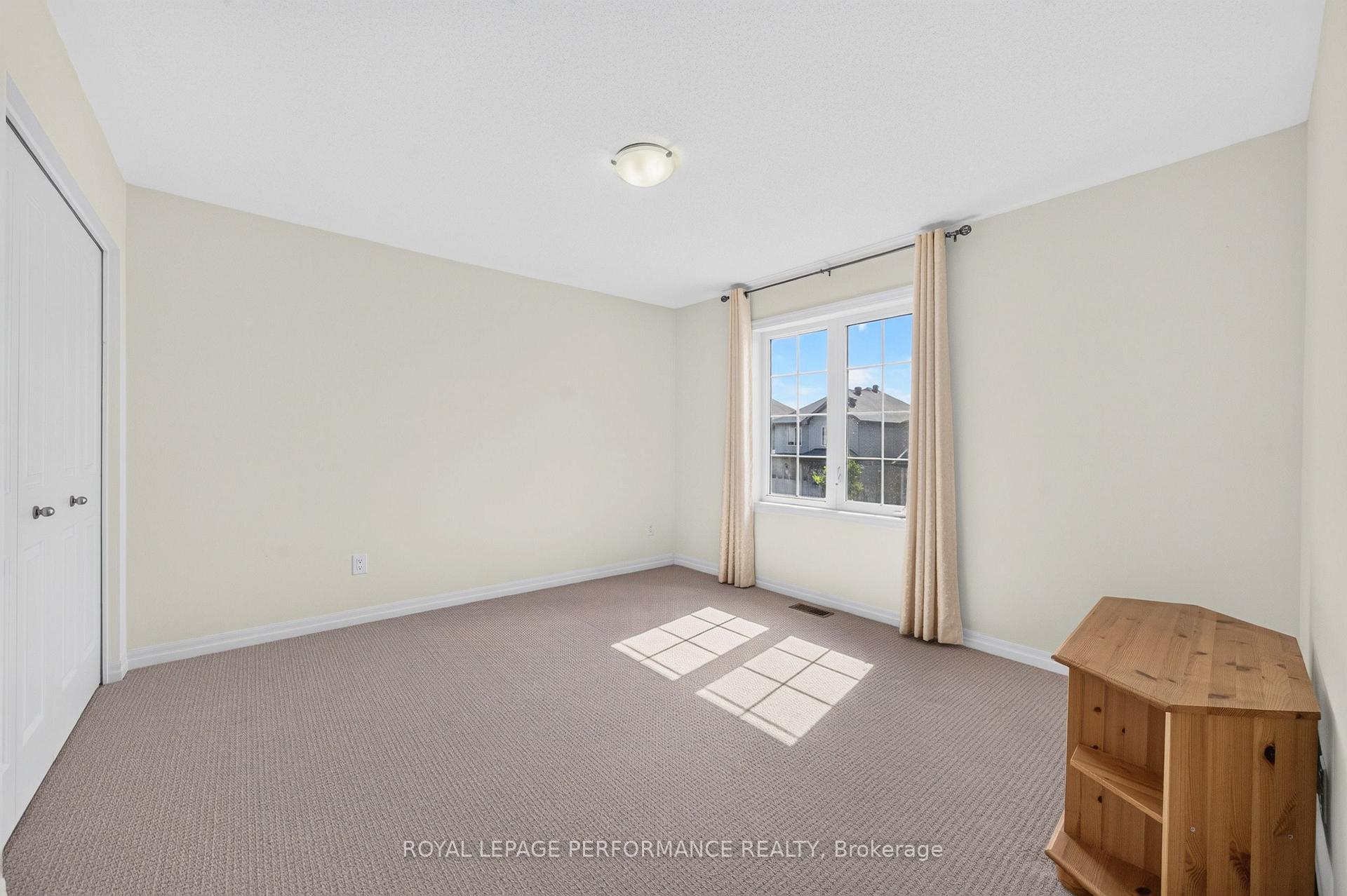 Photo 37 of 207 Dave Smith Crescent, Ottawa, Riverside South/Gloucester Glen — HOMEH