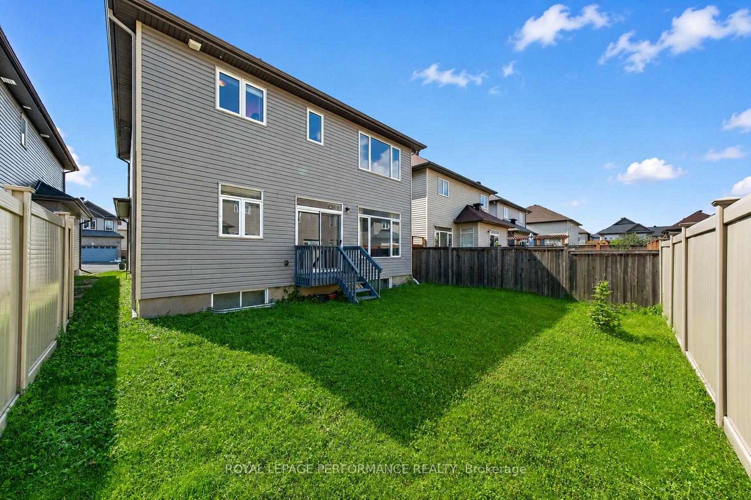 Photo 43 of 207 Dave Smith Crescent, Ottawa, Riverside South/Gloucester Glen — HOMEH