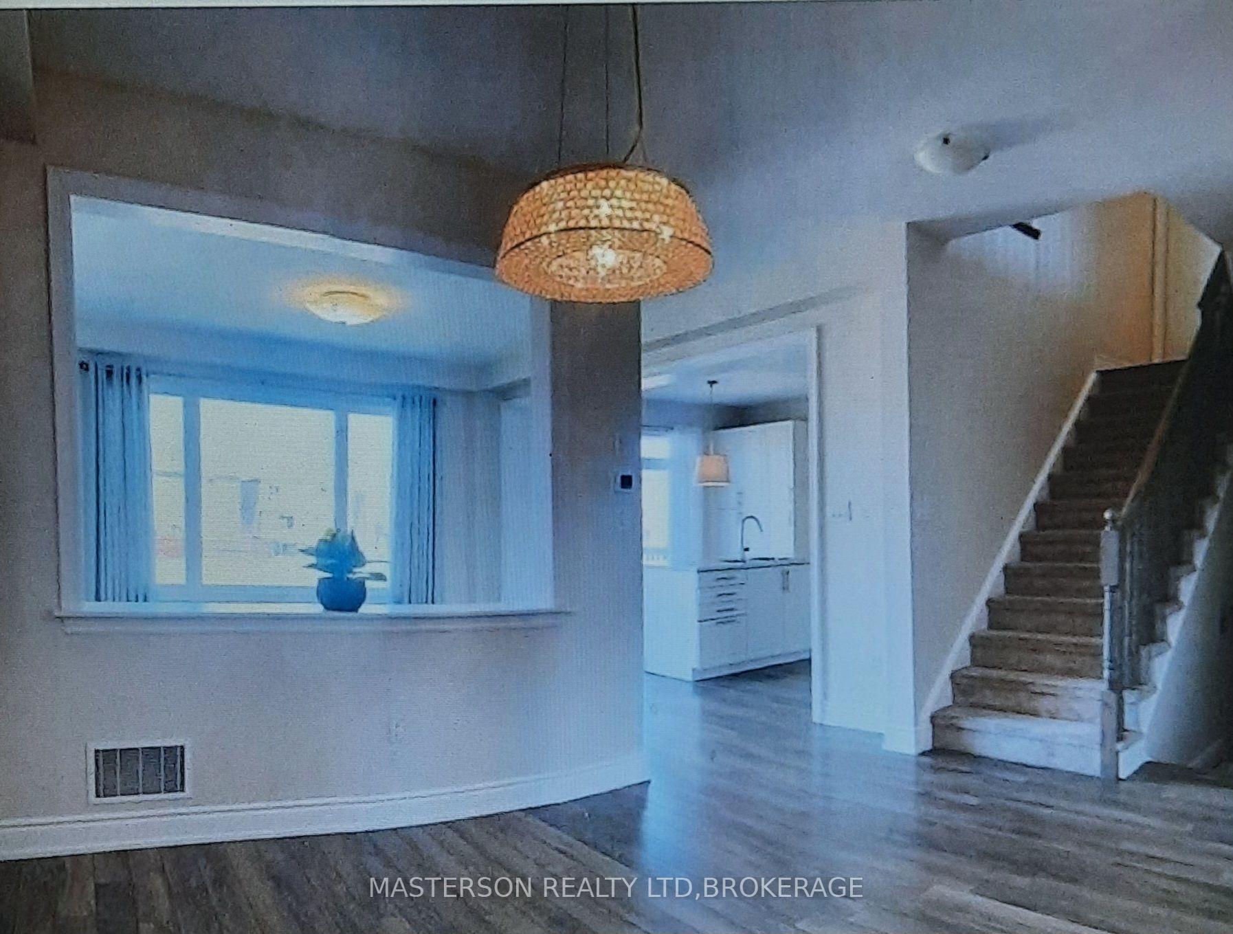 Photo 2 of 8421 Sweet Chestnut Drive, Niagara Falls, Brown — HOMEH