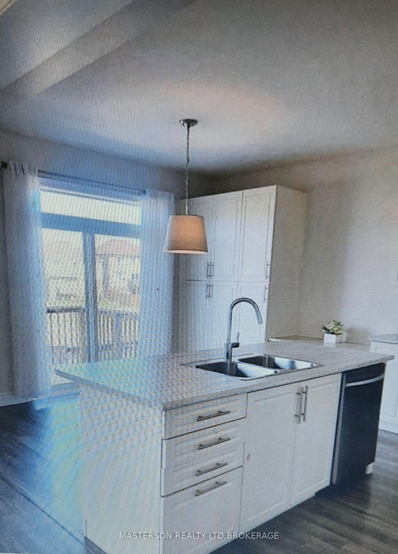 Photo 4 of 8421 Sweet Chestnut Drive, Niagara Falls, Brown — HOMEH