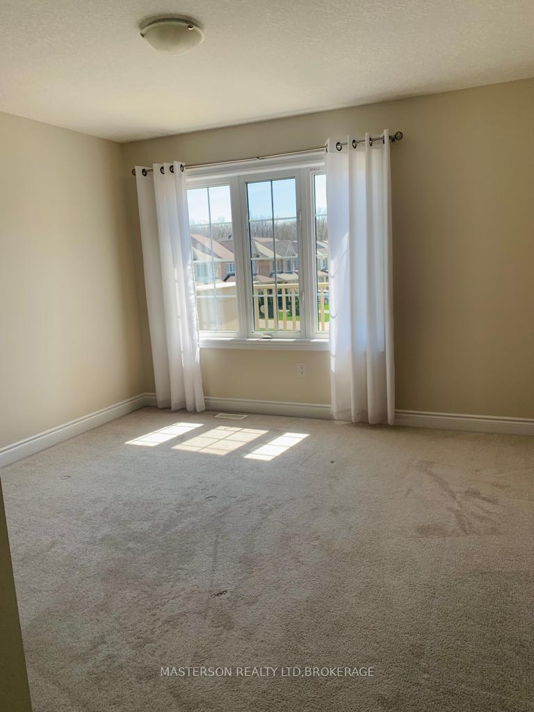 Photo 10 of 8421 Sweet Chestnut Drive, Niagara Falls, Brown — HOMEH