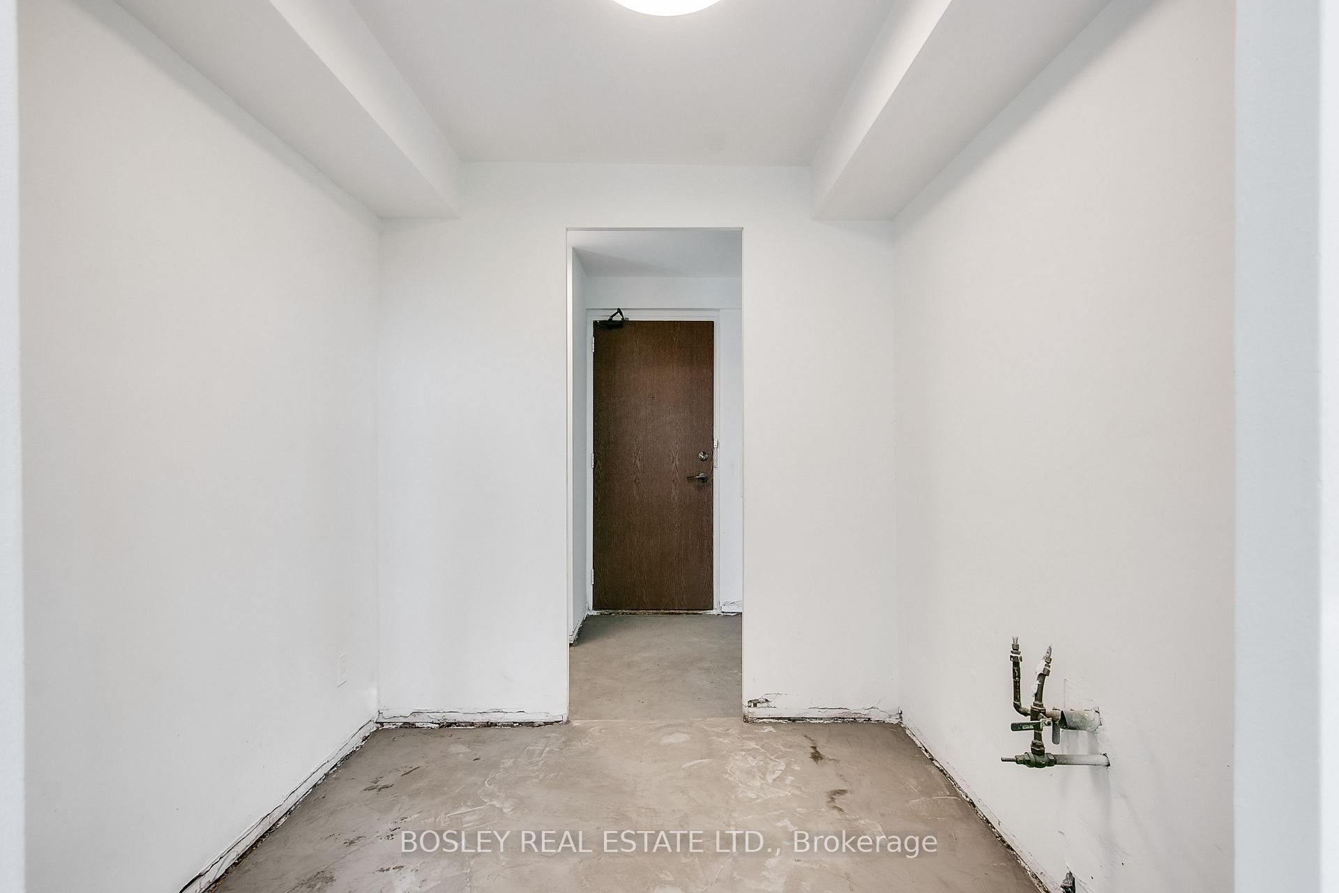 Photo 16 of Unit 404, 158 Crescent Road, Toronto, Rosedale-Moore Park — HOMEH
