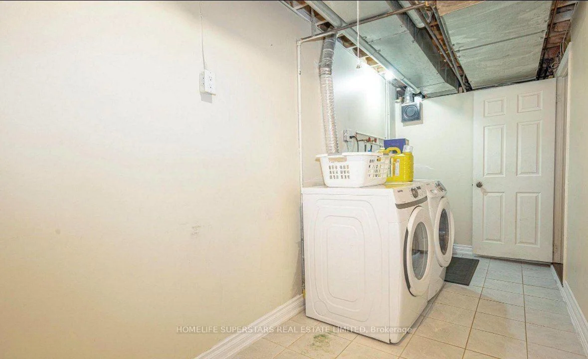 Photo 17 of 47 Davos Road W, Vaughan, Vellore Village — HOMEH