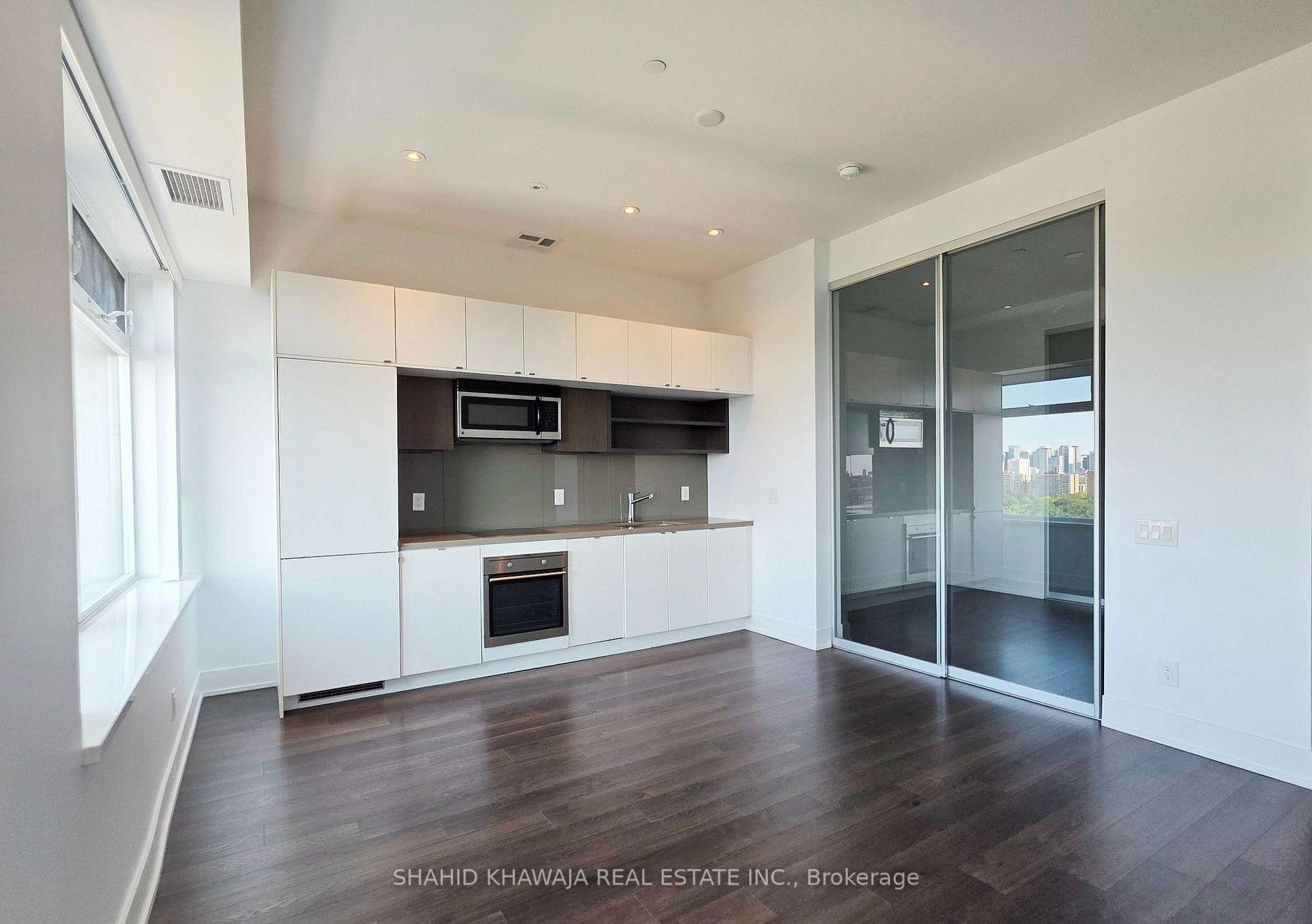 Photo 3 of Unit 725, 111 St Clair Avenue W, Toronto, Yonge-St. Clair — HOMEH