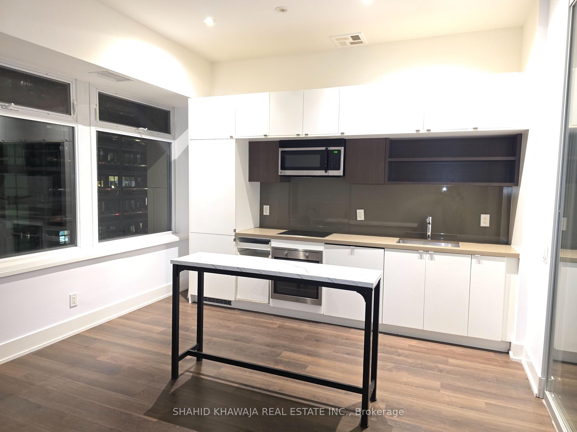 Photo 8 of Unit 725, 111 St Clair Avenue W, Toronto, Yonge-St. Clair — HOMEH