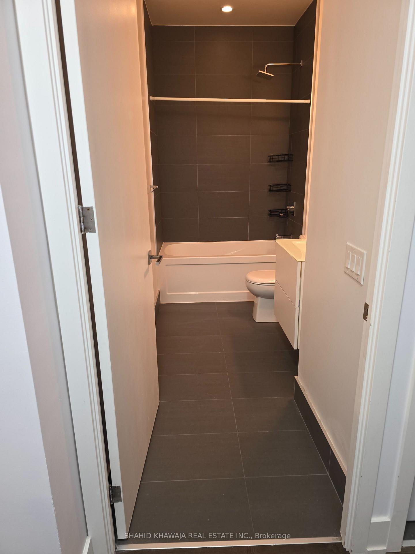 Photo 16 of Unit 725, 111 St Clair Avenue W, Toronto, Yonge-St. Clair — HOMEH
