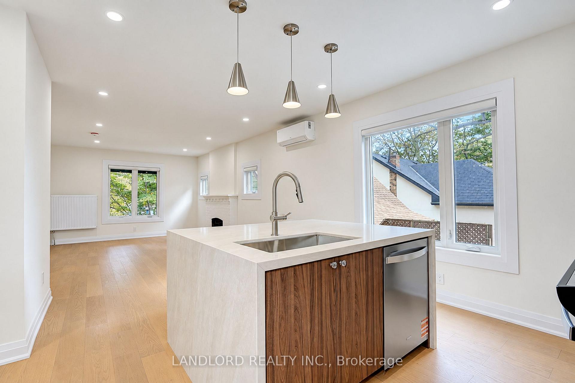 Photo 4 of Unit 1, 92 Neville Park Boulevard, Toronto, The Beaches — HOMEH