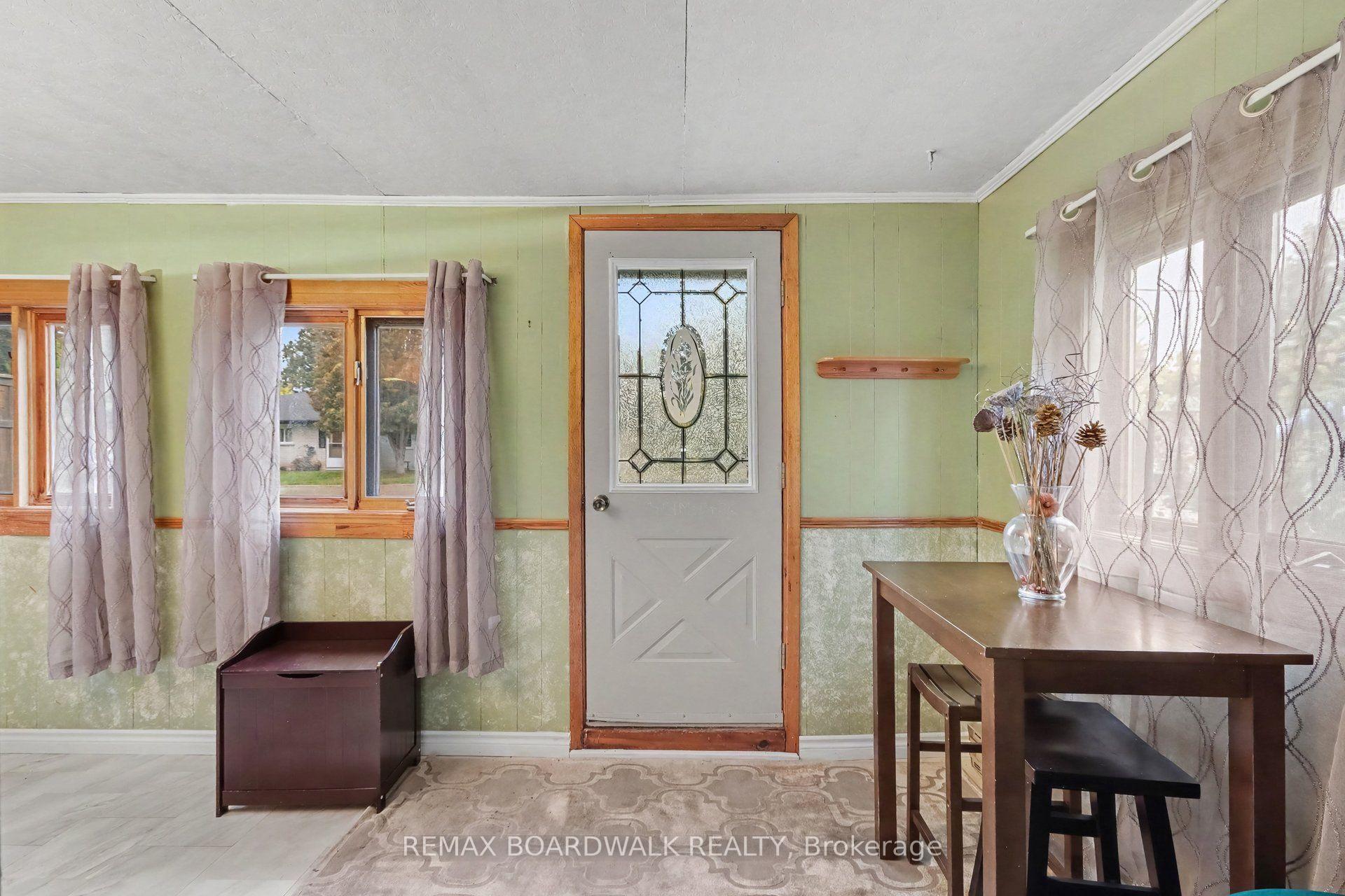 Photo 4 of 174 Munro Street, Carleton Place, Carleton Place — HOMEH