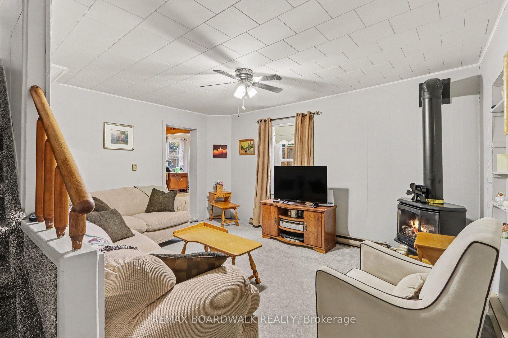 Photo 5 of 174 Munro Street, Carleton Place, Carleton Place — HOMEH