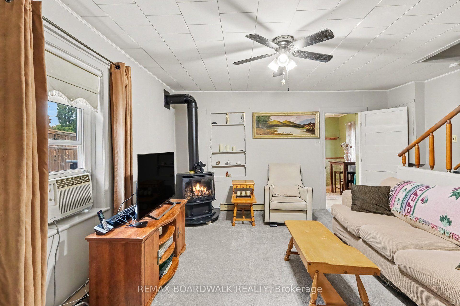Photo 6 of 174 Munro Street, Carleton Place, Carleton Place — HOMEH