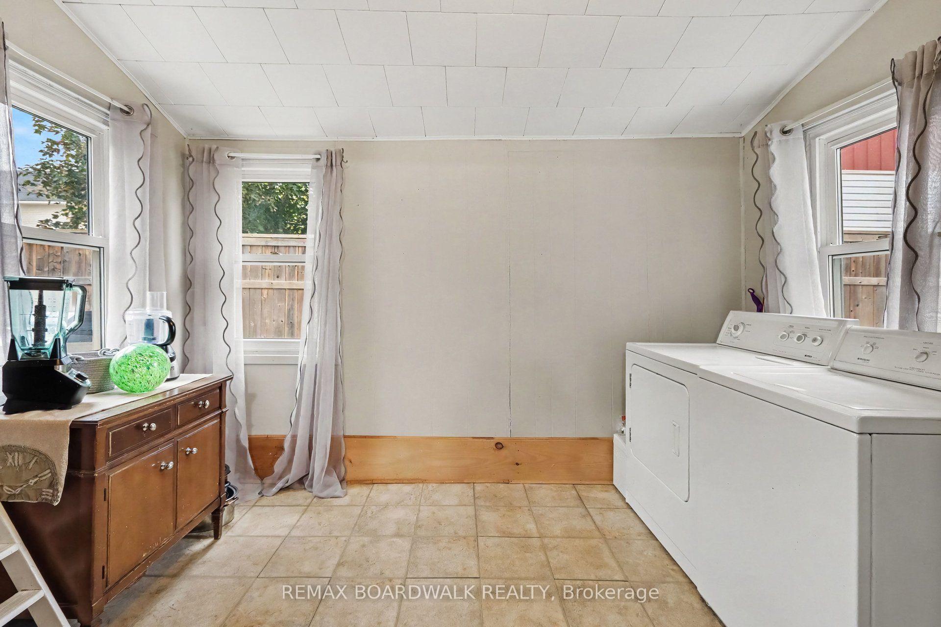Photo 12 of 174 Munro Street, Carleton Place, Carleton Place — HOMEH