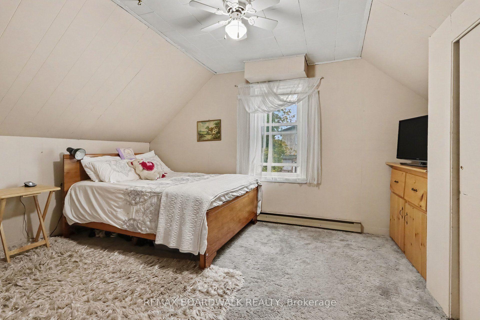 Photo 14 of 174 Munro Street, Carleton Place, Carleton Place — HOMEH