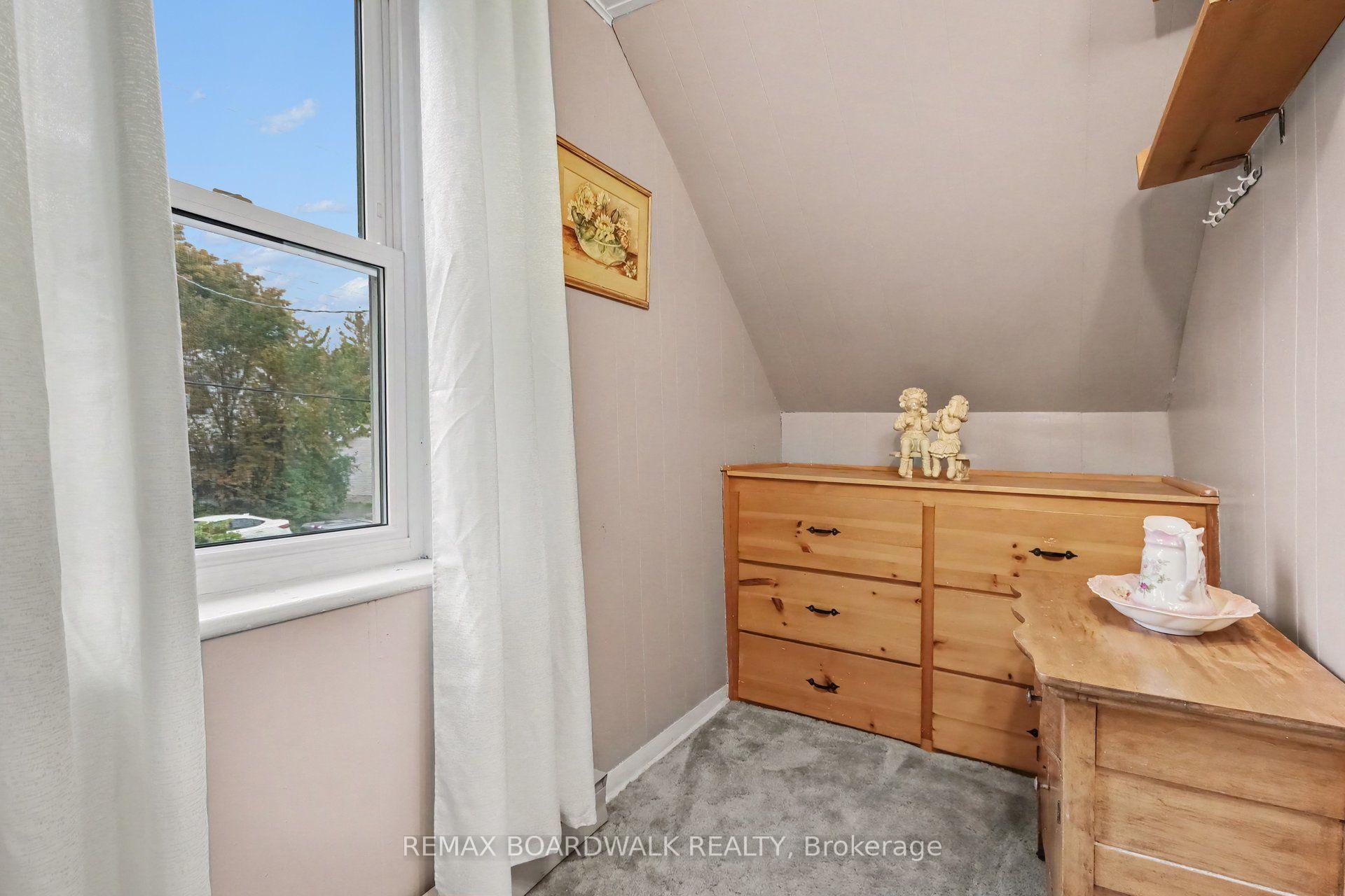 Photo 16 of 174 Munro Street, Carleton Place, Carleton Place — HOMEH