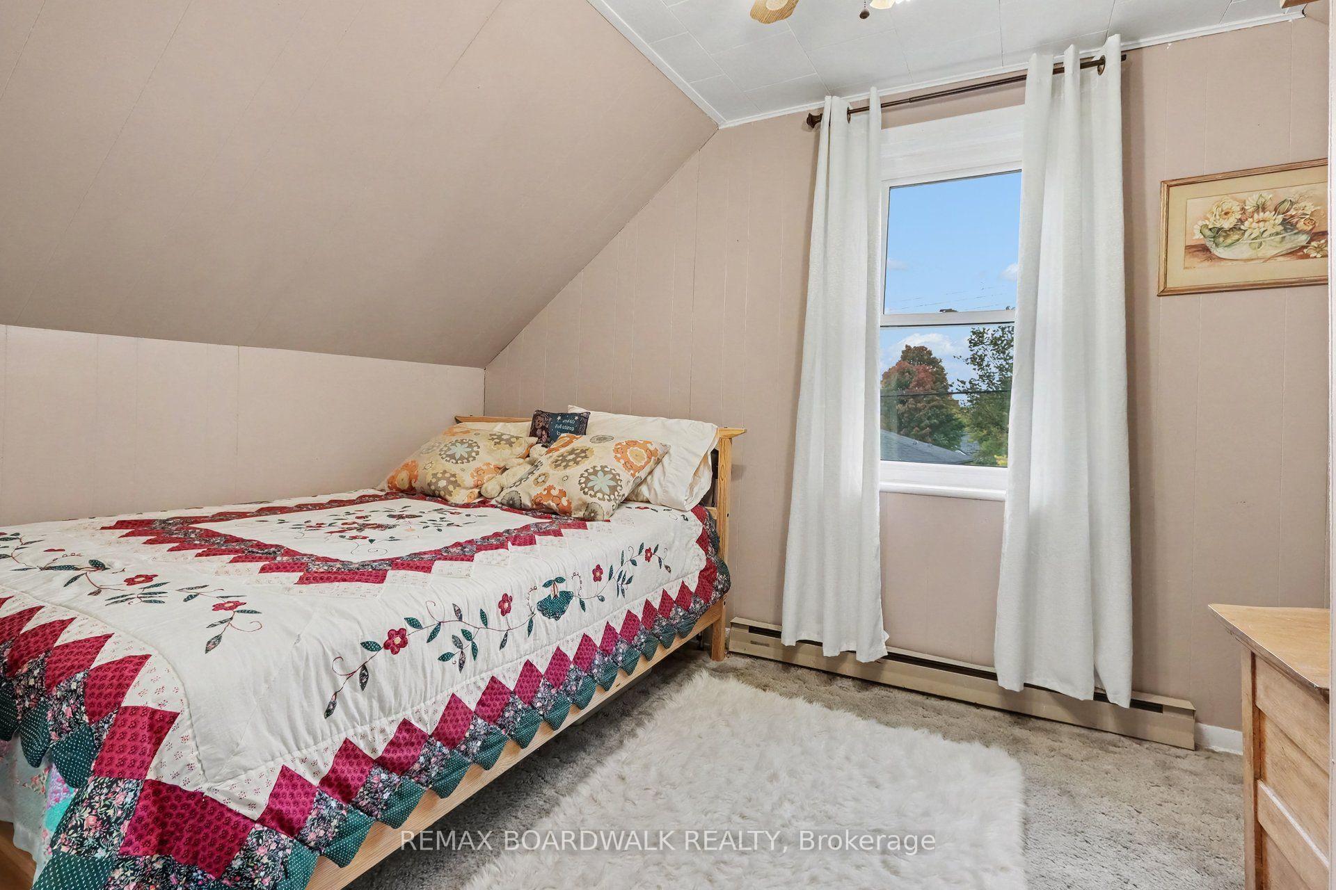 Photo 17 of 174 Munro Street, Carleton Place, Carleton Place — HOMEH