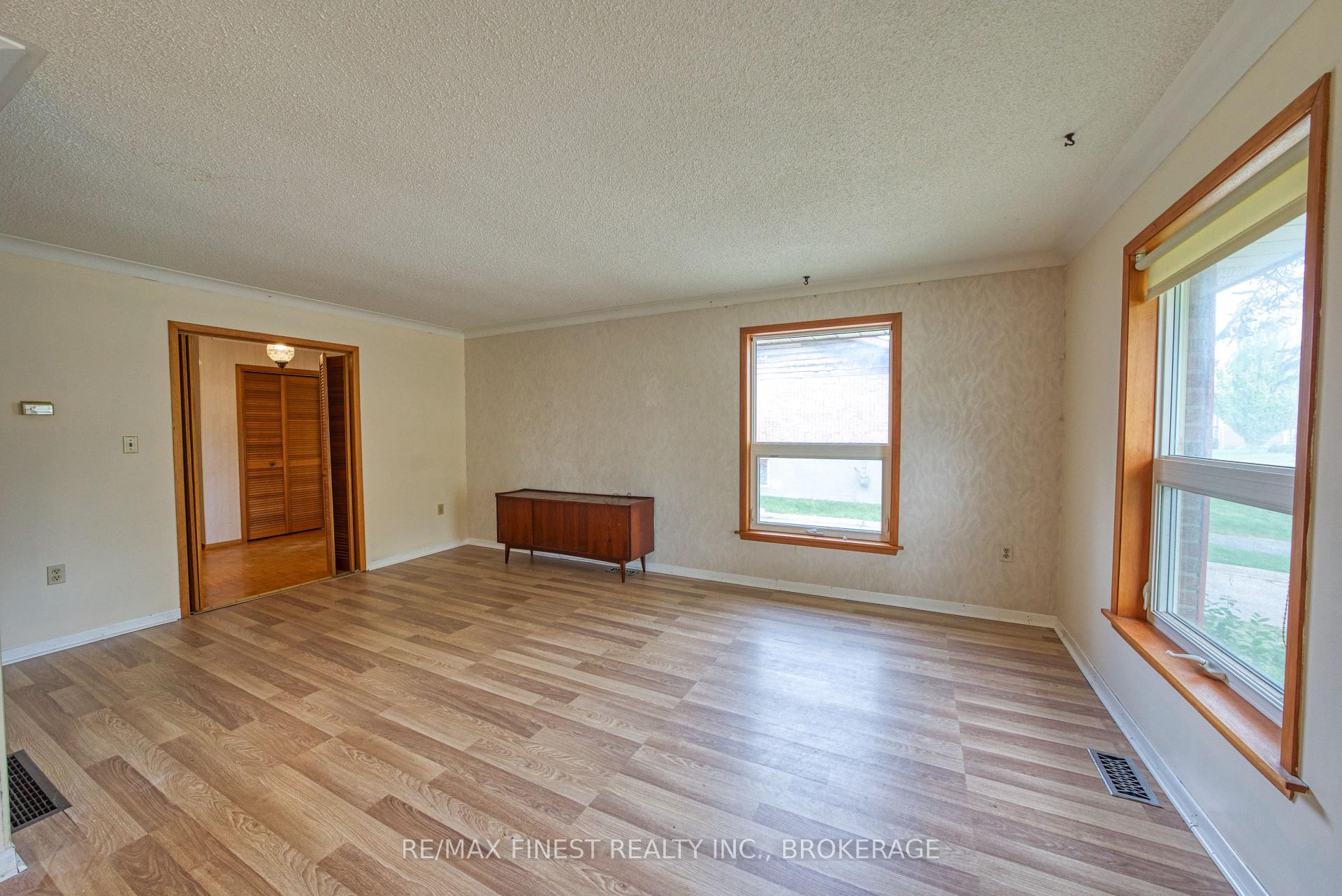 Photo 4 of 788 Kimberley Street, Kingston, North of Taylor-Kidd Blvd — HOMEH