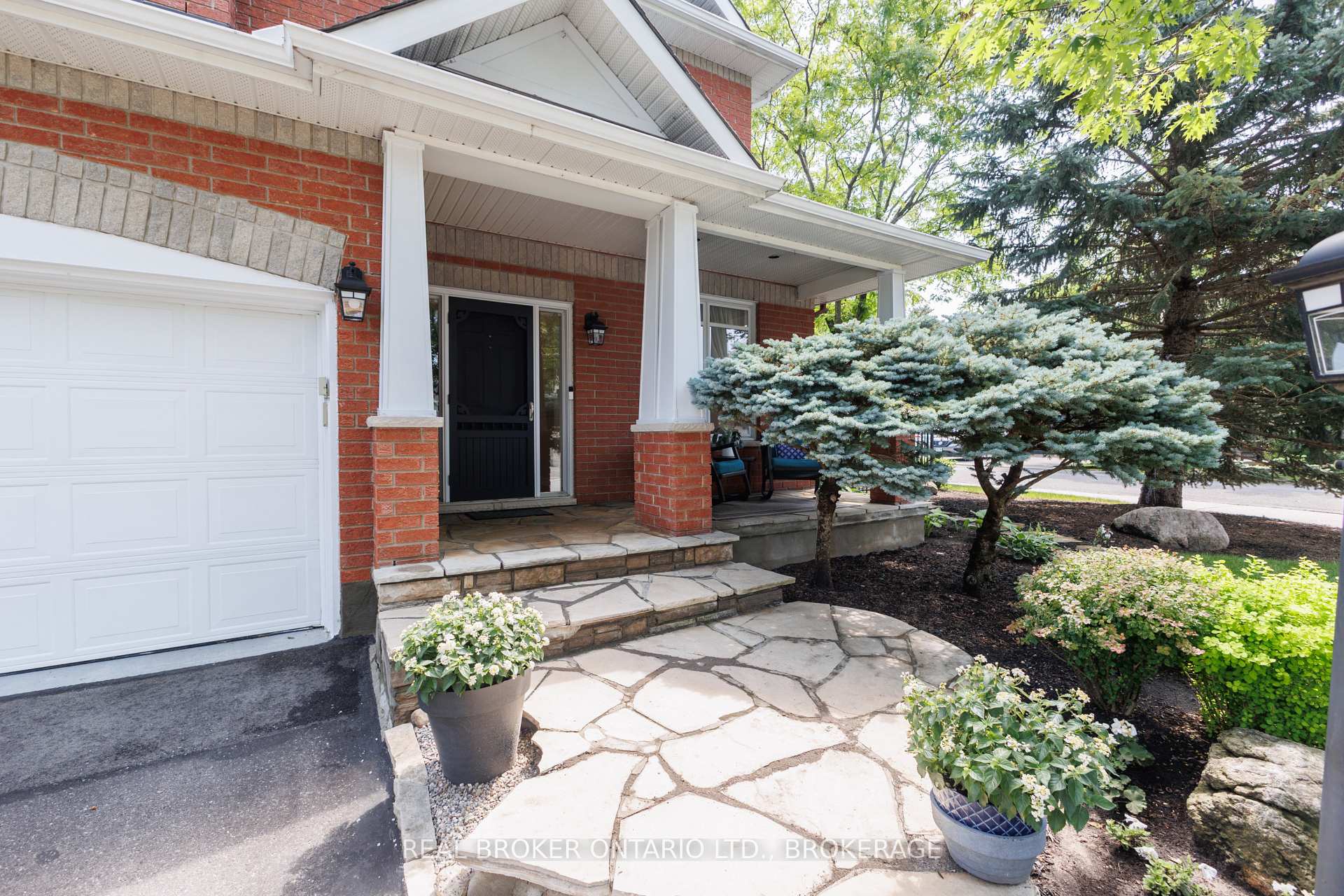 Photo 2 of 11 Redbridge Crescent, Ottawa, Barrhaven - Longfields — HOMEH