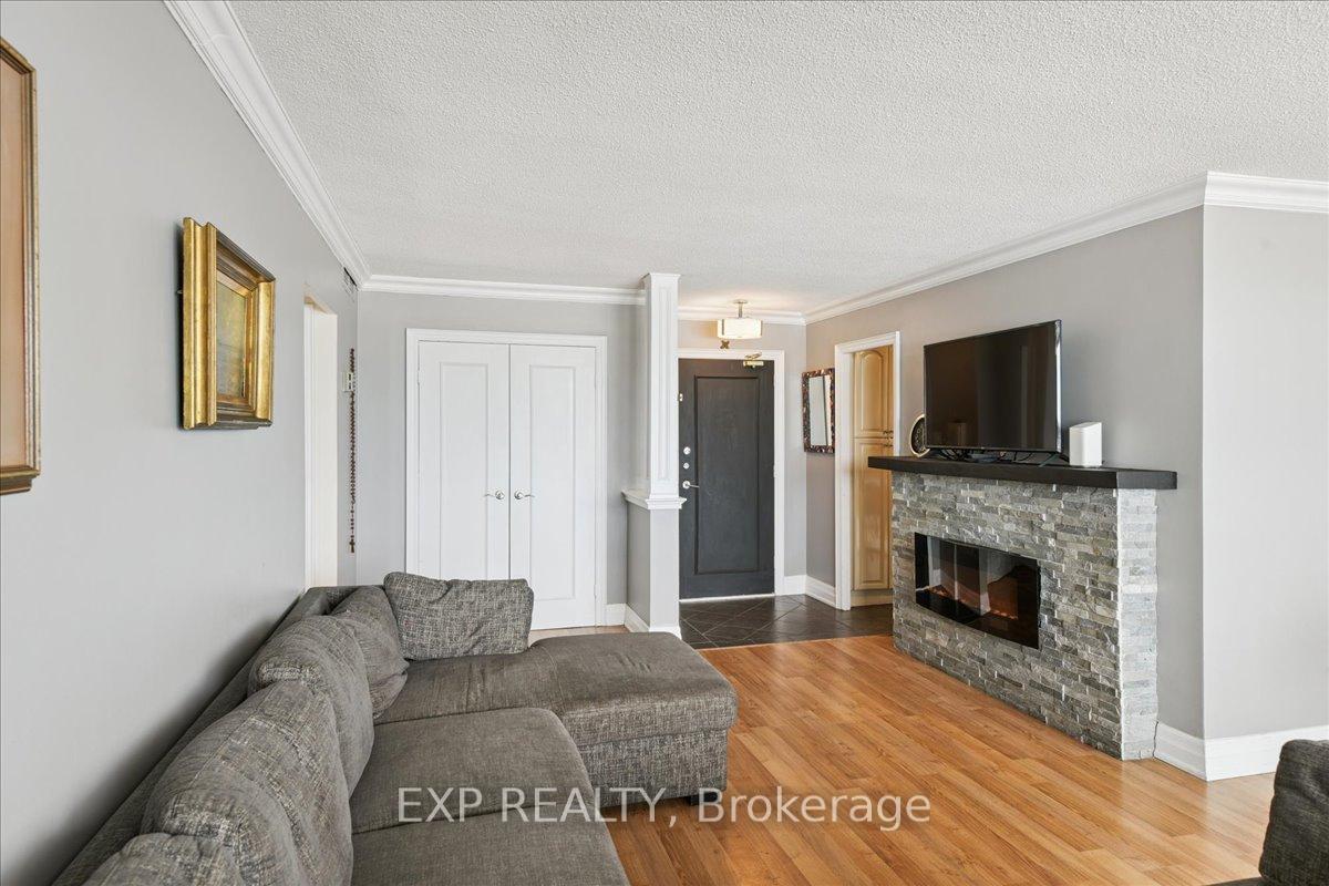 Photo 4 of Unit 412, 44 Longbourne Drive, Etobicoke, Willowridge-Martingrove-Richview — HOMEH