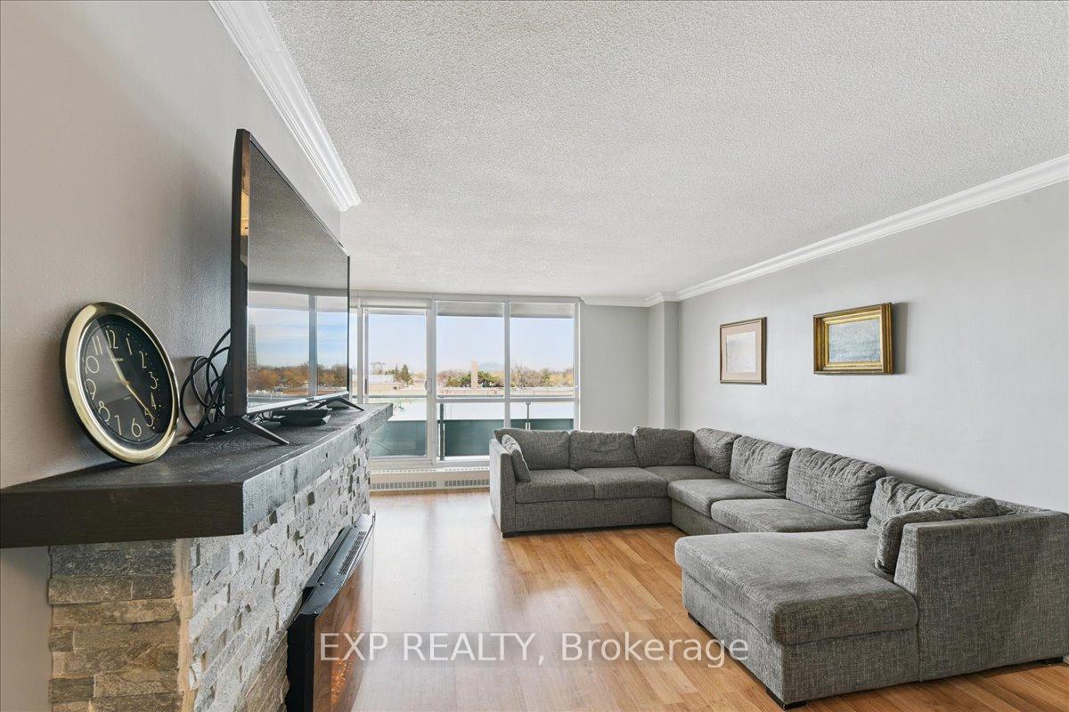 Photo 5 of Unit 412, 44 Longbourne Drive, Etobicoke, Willowridge-Martingrove-Richview — HOMEH