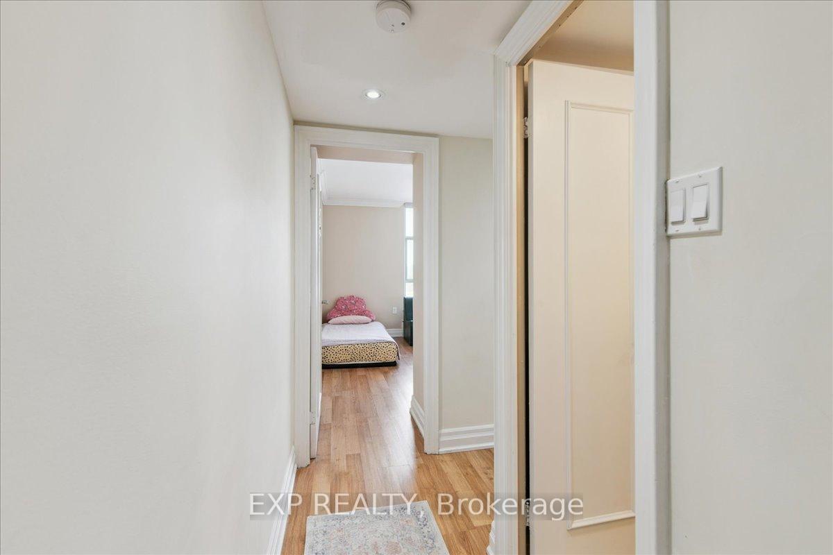 Photo 7 of Unit 412, 44 Longbourne Drive, Etobicoke, Willowridge-Martingrove-Richview — HOMEH