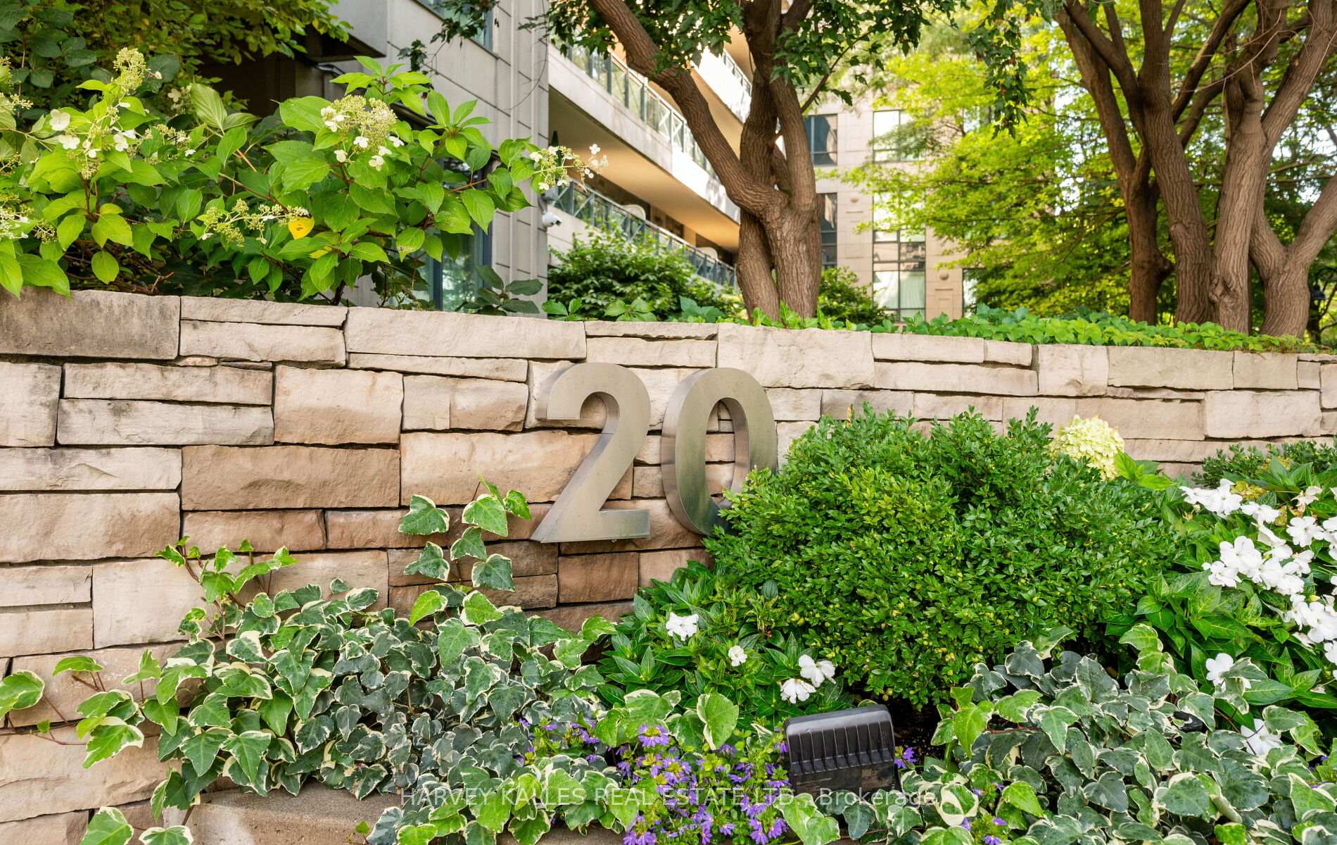 Photo 2 of Unit 418, 20 Scrivener Square, Toronto, Rosedale-Moore Park — HOMEH