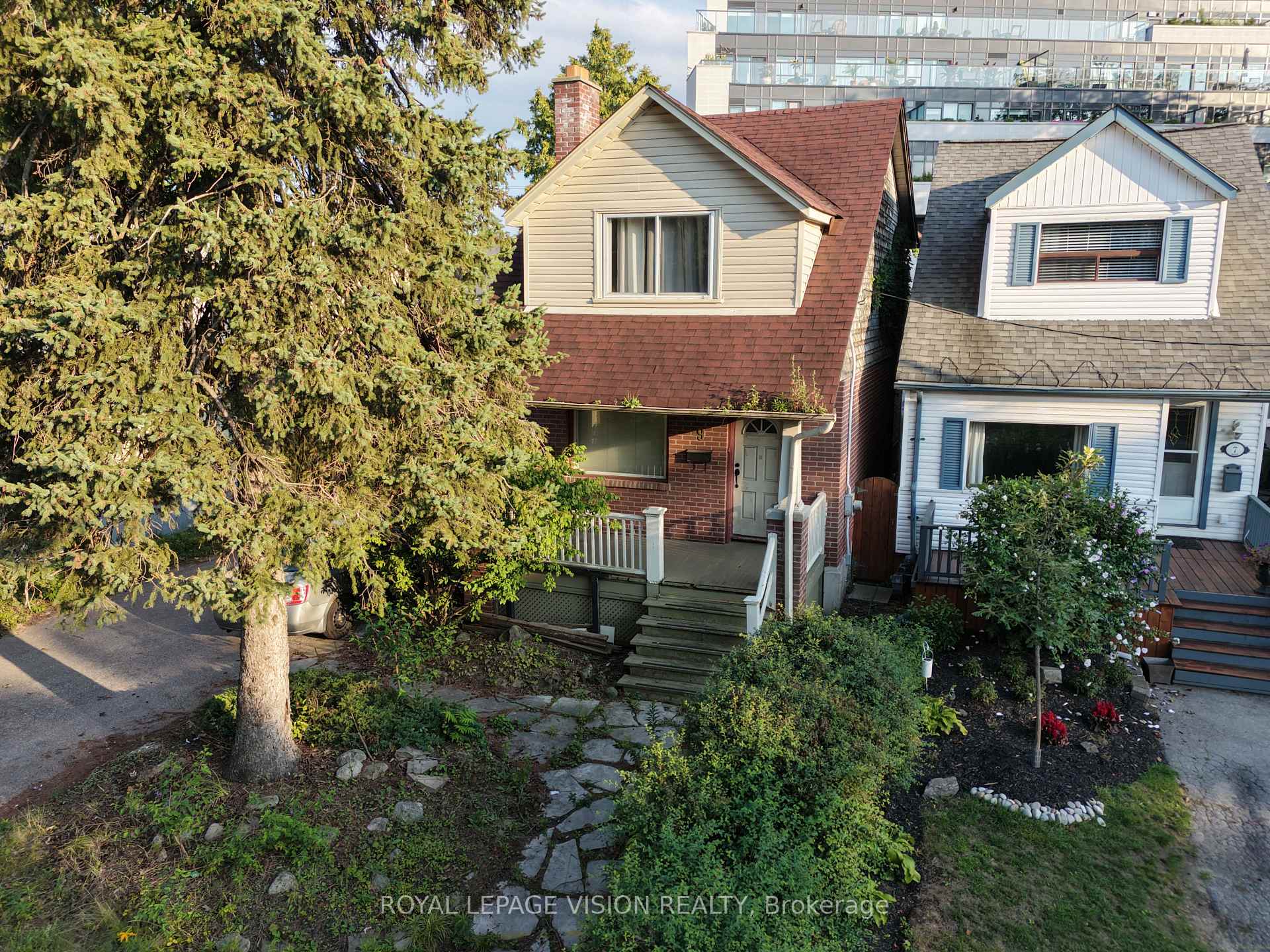 Photo 32 of 9 East Road, Scarborough, Birchcliffe-Cliffside — HOMEH