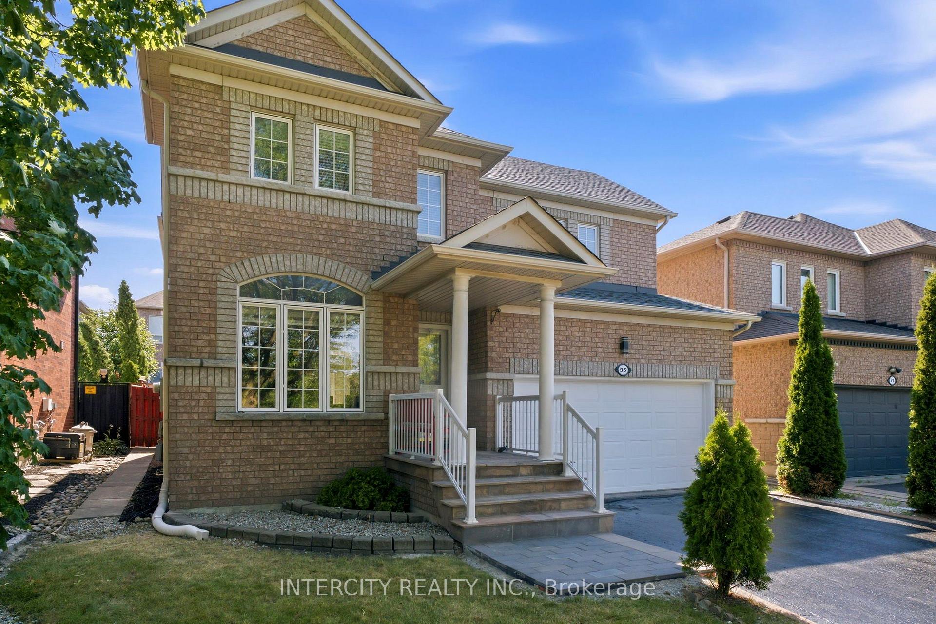 Photo 2 of 93 Chalone Crescent, Vaughan, Sonoma Heights — HOMEH