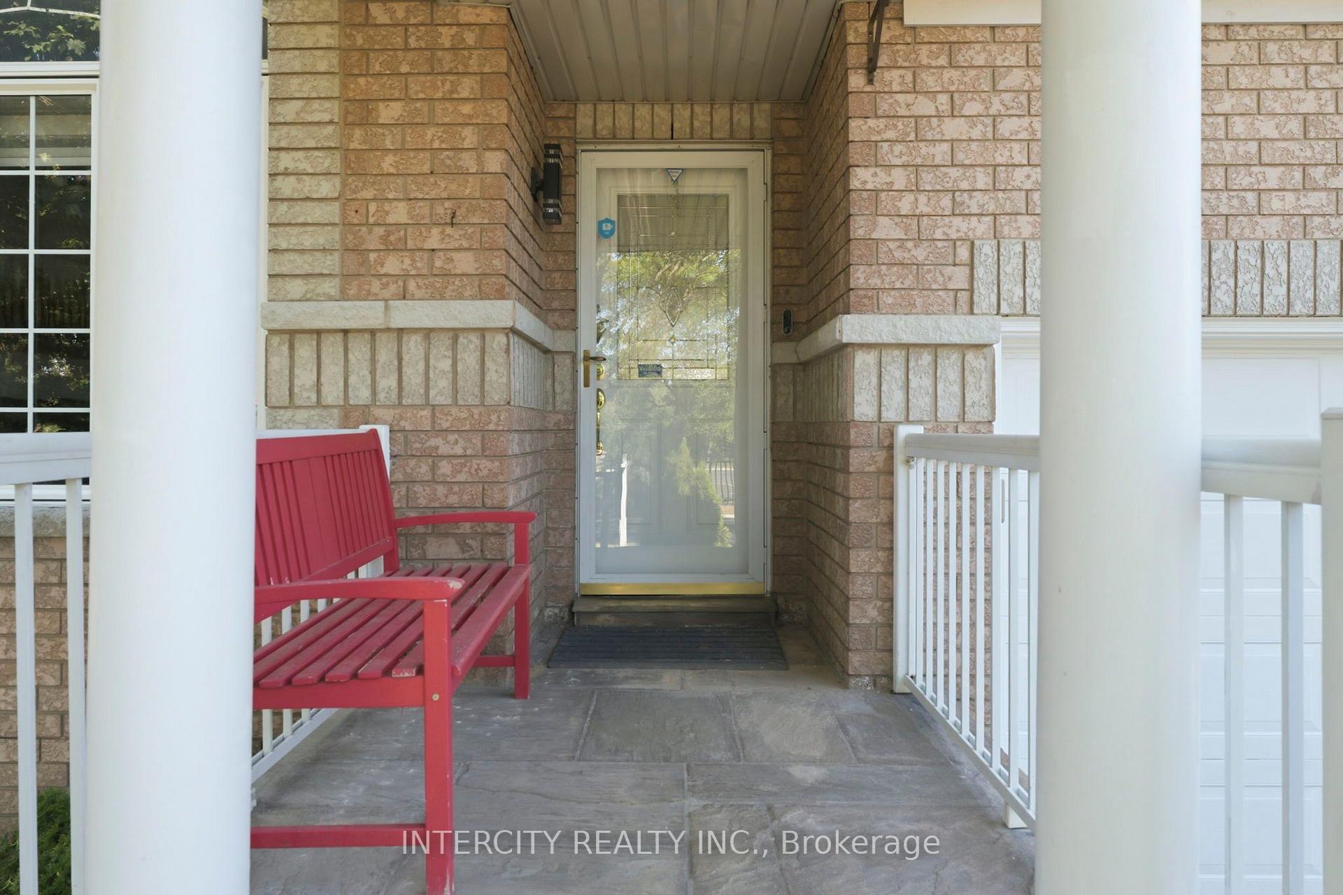Photo 4 of 93 Chalone Crescent, Vaughan, Sonoma Heights — HOMEH
