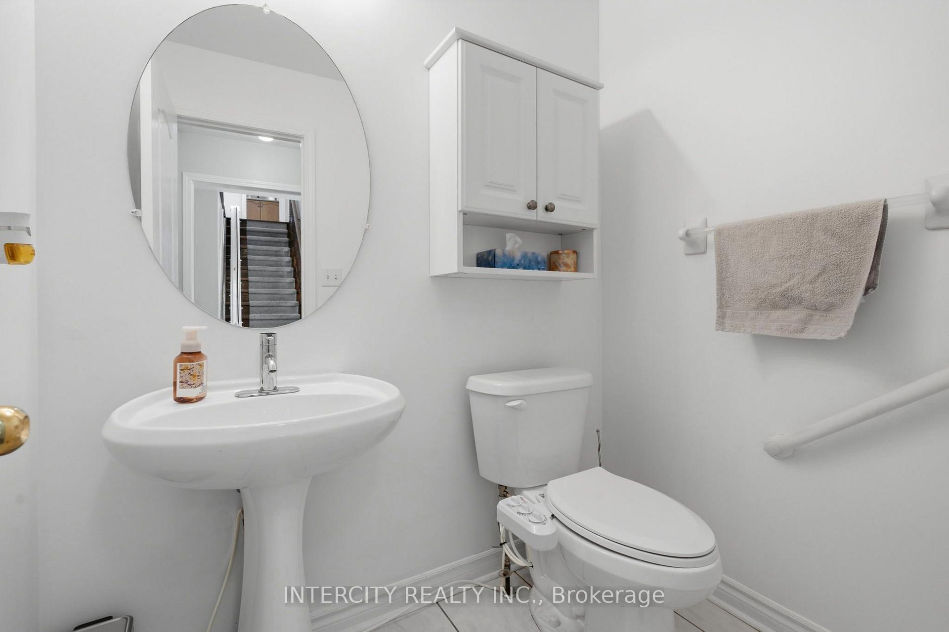 Photo 9 of 93 Chalone Crescent, Vaughan, Sonoma Heights — HOMEH