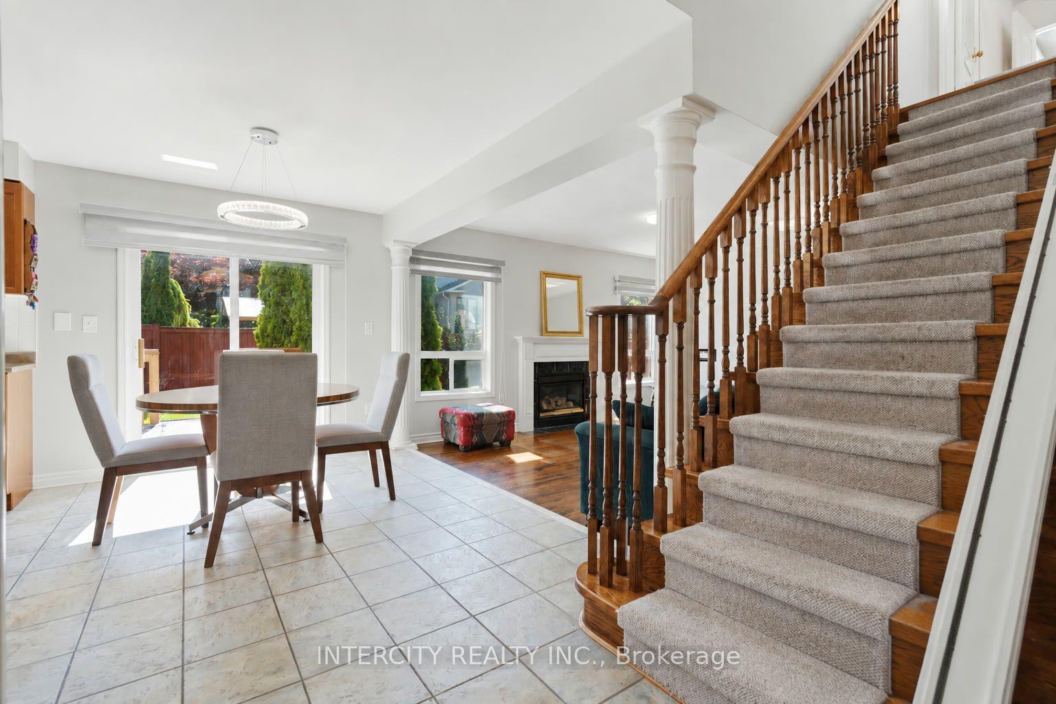 Photo 10 of 93 Chalone Crescent, Vaughan, Sonoma Heights — HOMEH