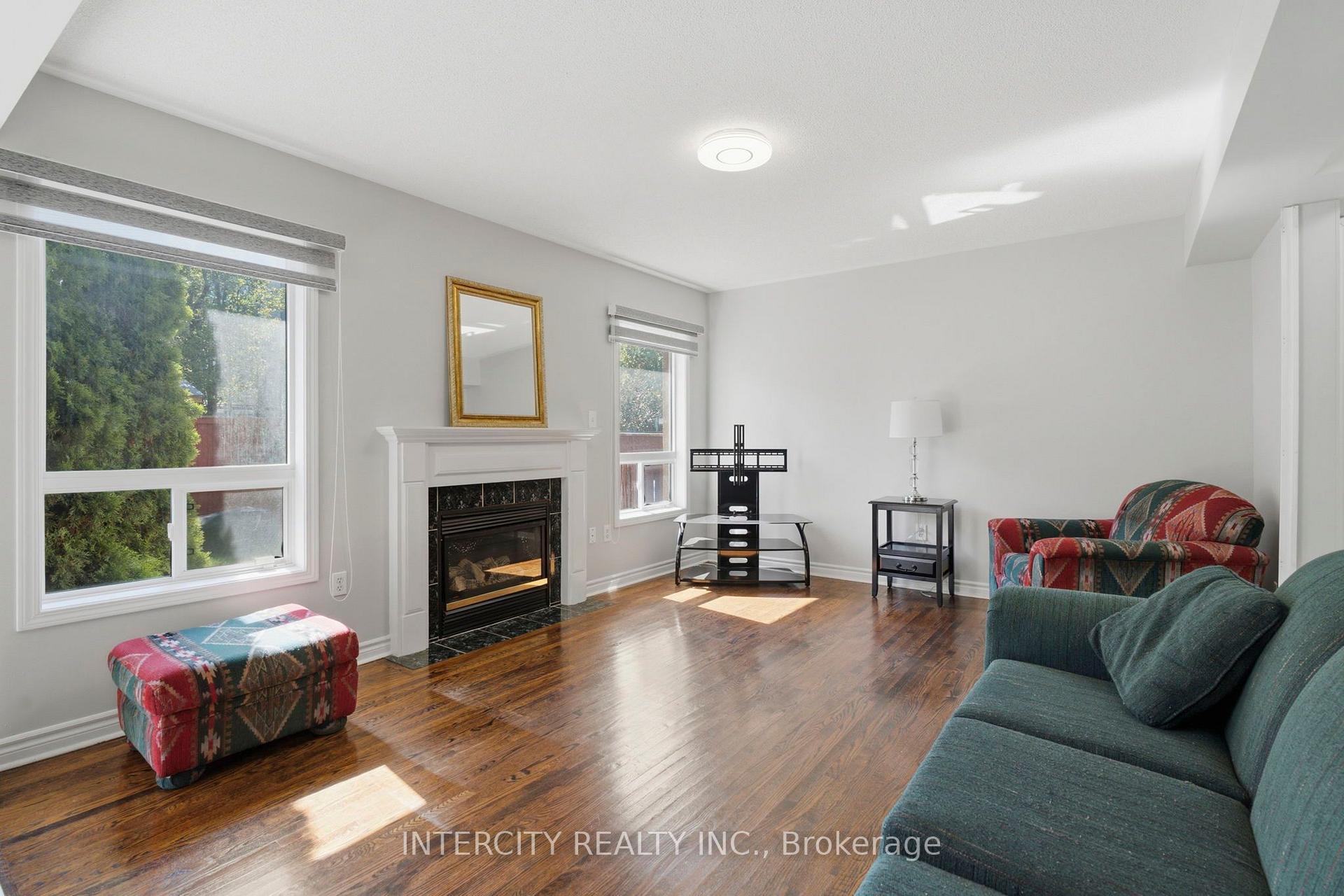 Photo 12 of 93 Chalone Crescent, Vaughan, Sonoma Heights — HOMEH