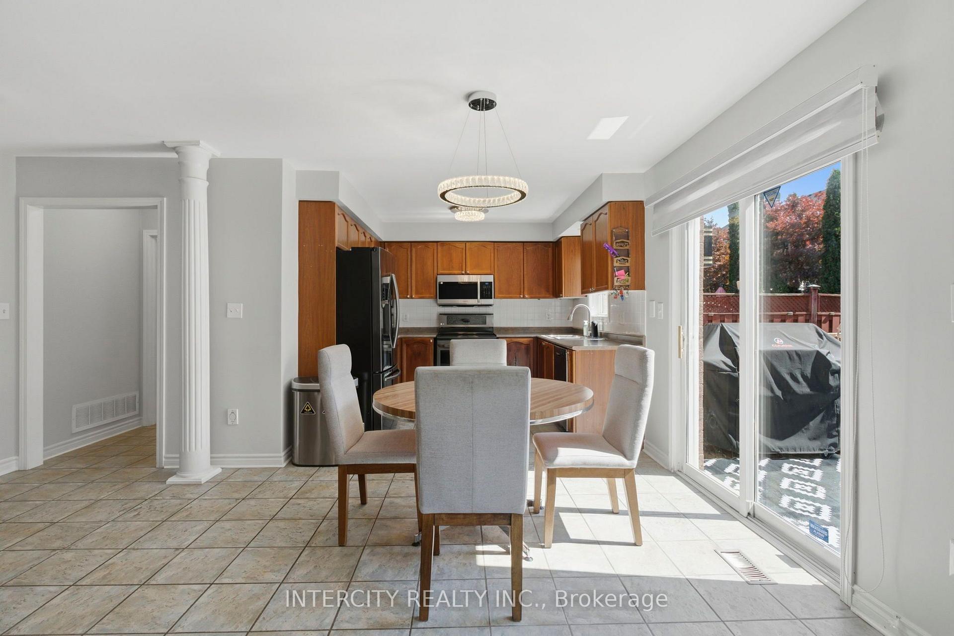 Photo 17 of 93 Chalone Crescent, Vaughan, Sonoma Heights — HOMEH