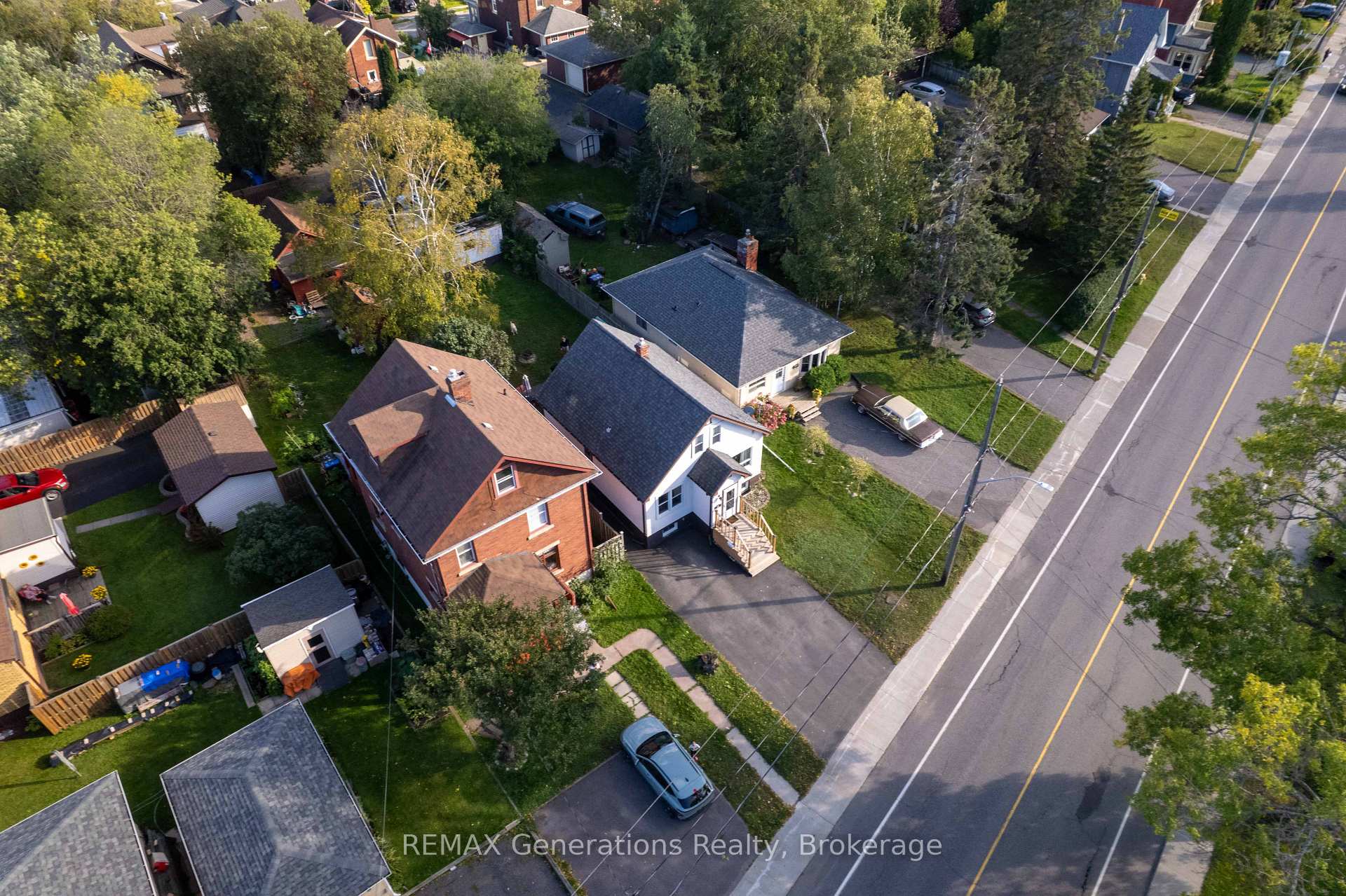Photo 2 of 45 High Street N, Thunder Bay, College Heights — HOMEH